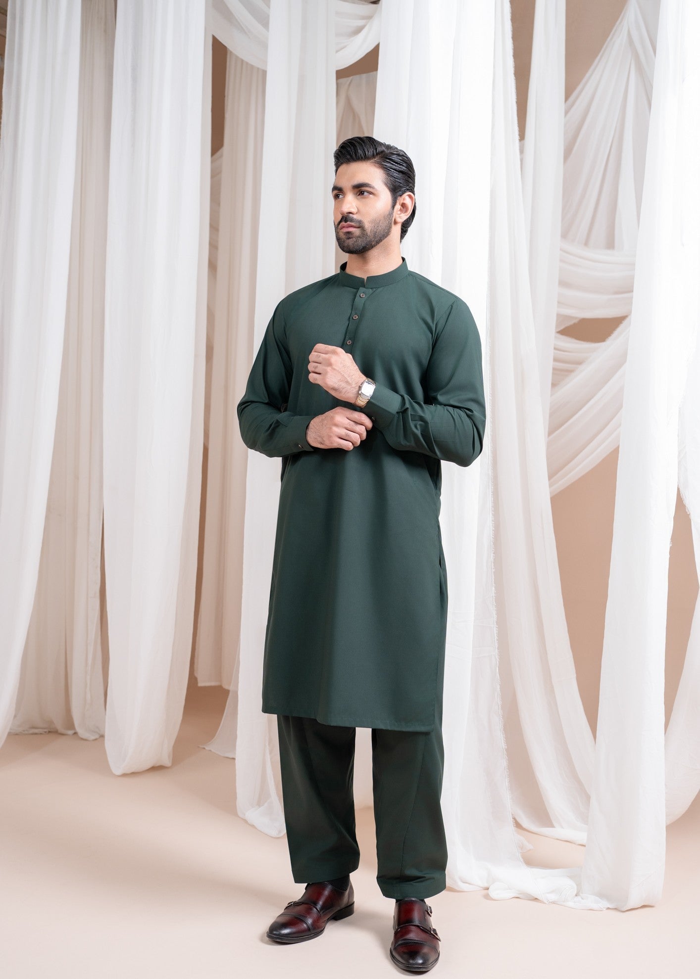 wash & wear Shalwar Kameez in Bottle green