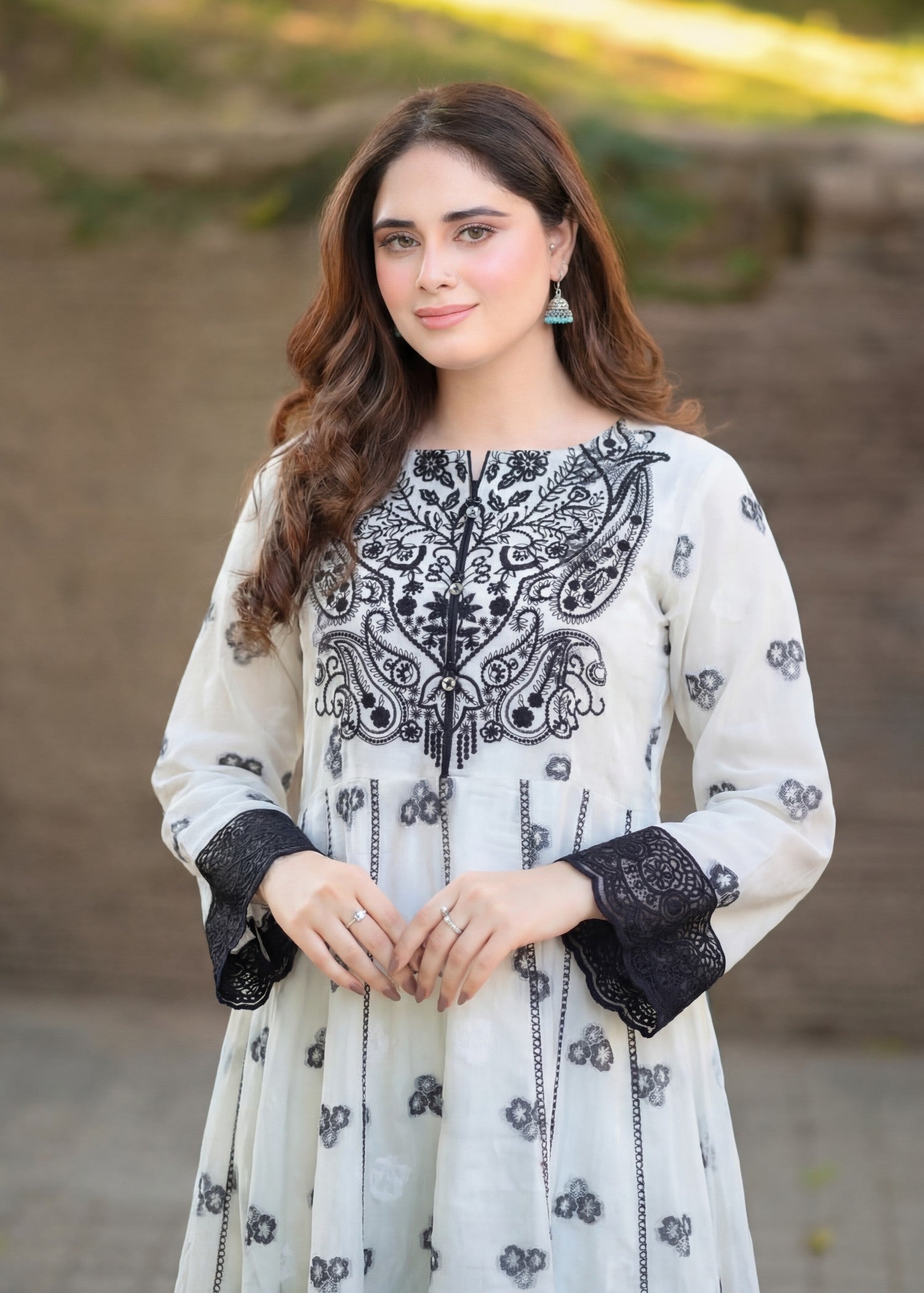 jacquard Pishwas in White