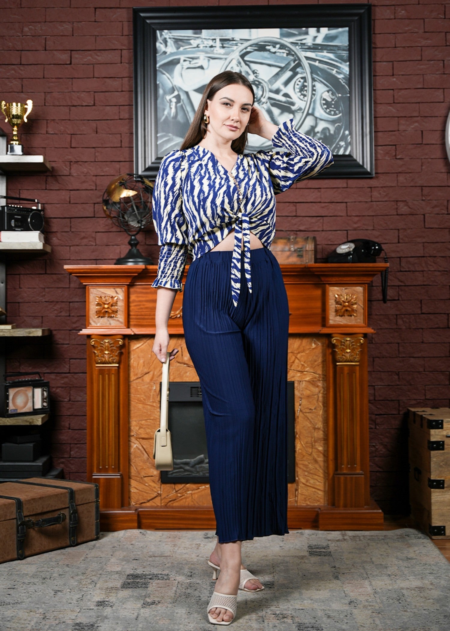 textured wash & wear Blouse in Blue