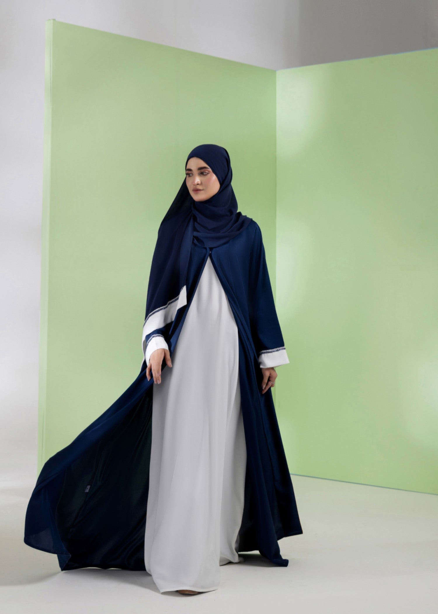 nidha Abaya in Navy blue, midnight blue
