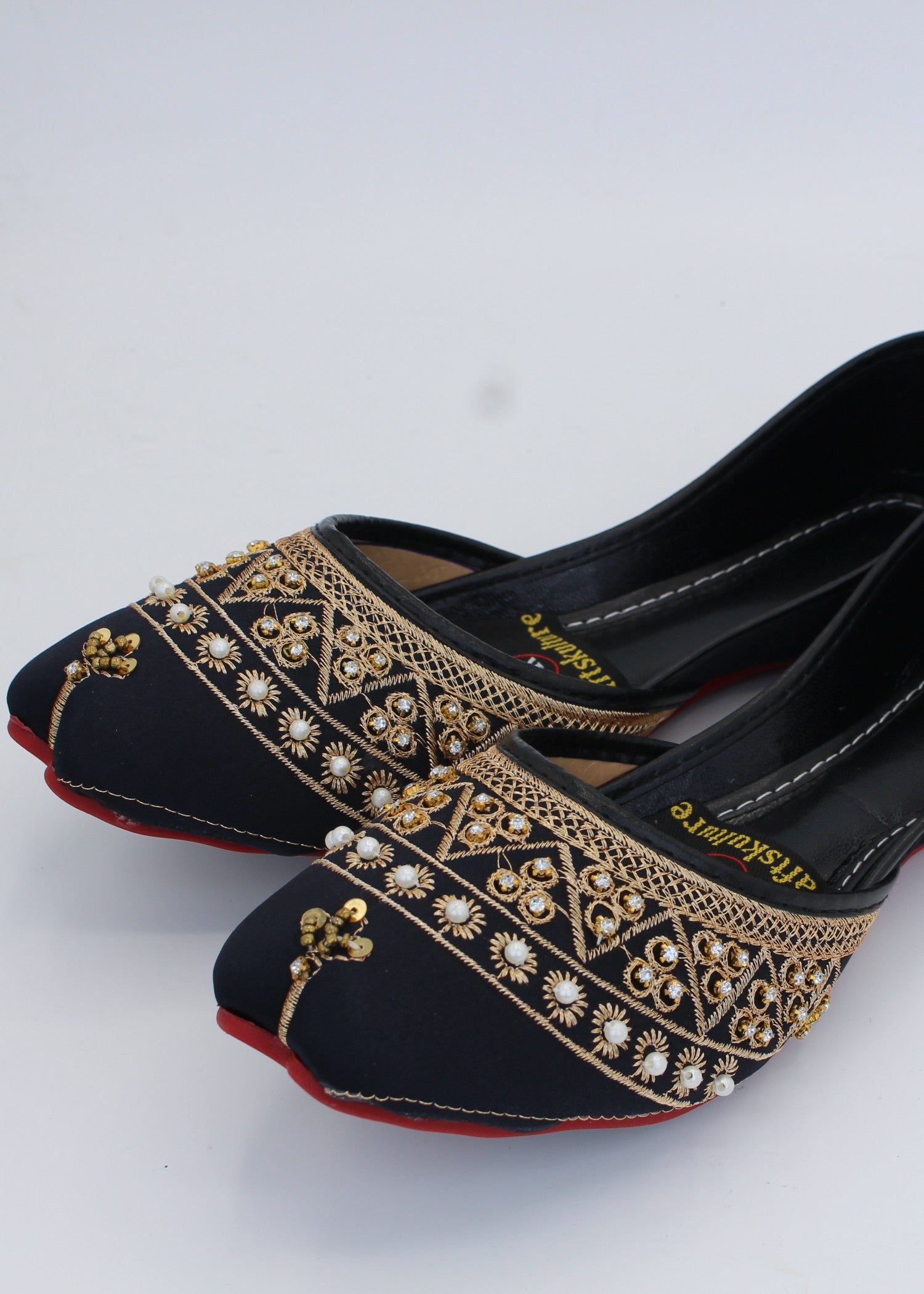 Khussa in Black, gold by - High Quality Women Khussa SMP3105