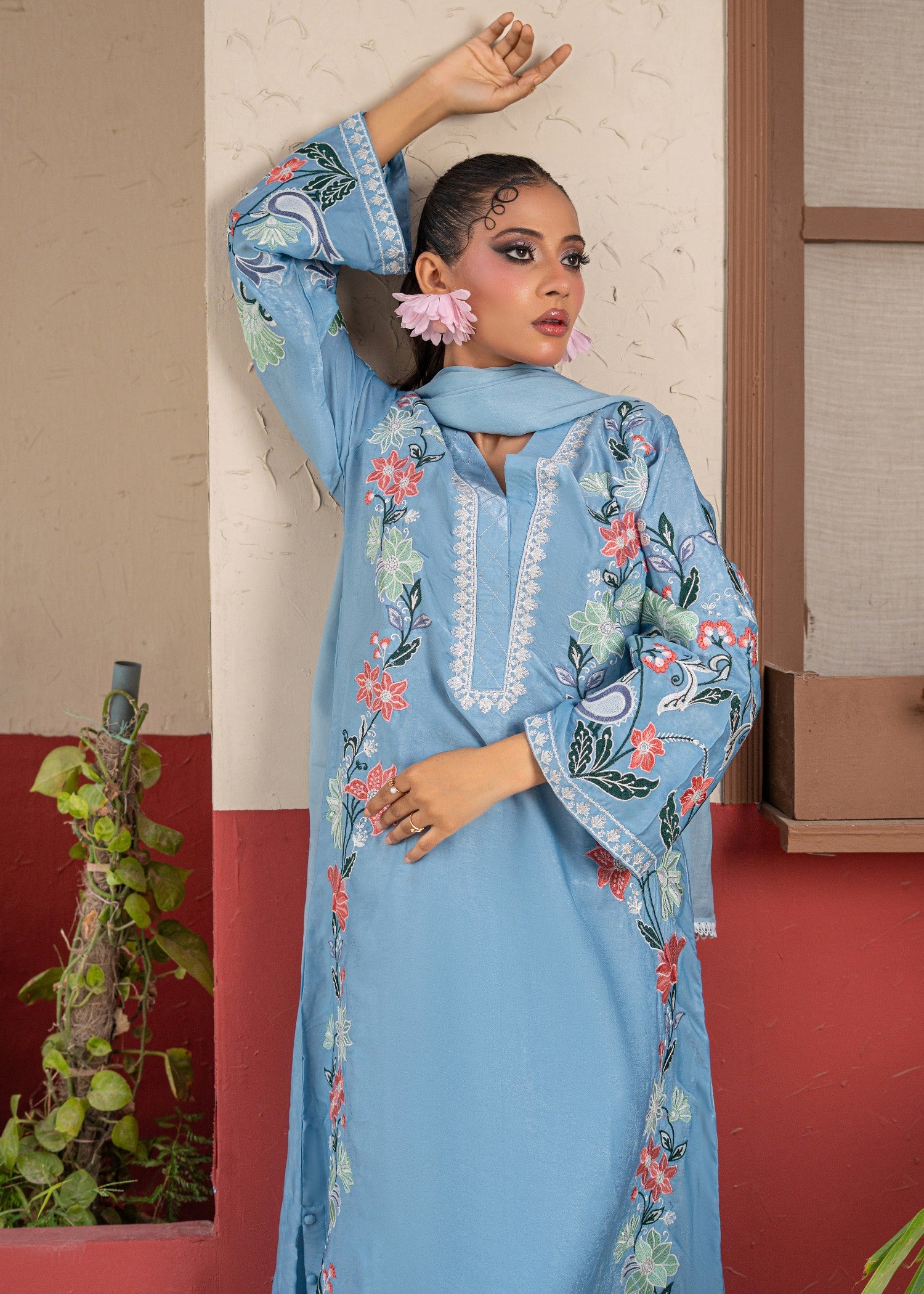 silk Kaftan in Sky blue, multi