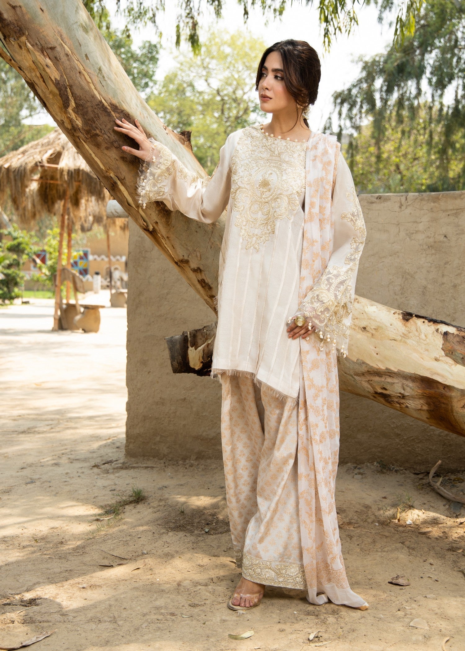 pk grip silk Kurta Set in Off-white