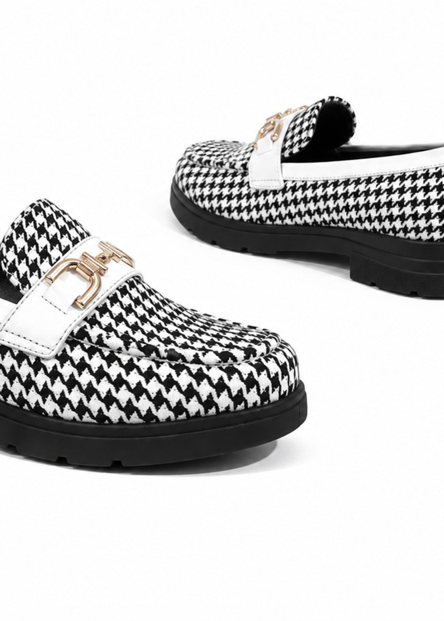 Loafers in Black, white by - High Quality Women Loafers BXU9173