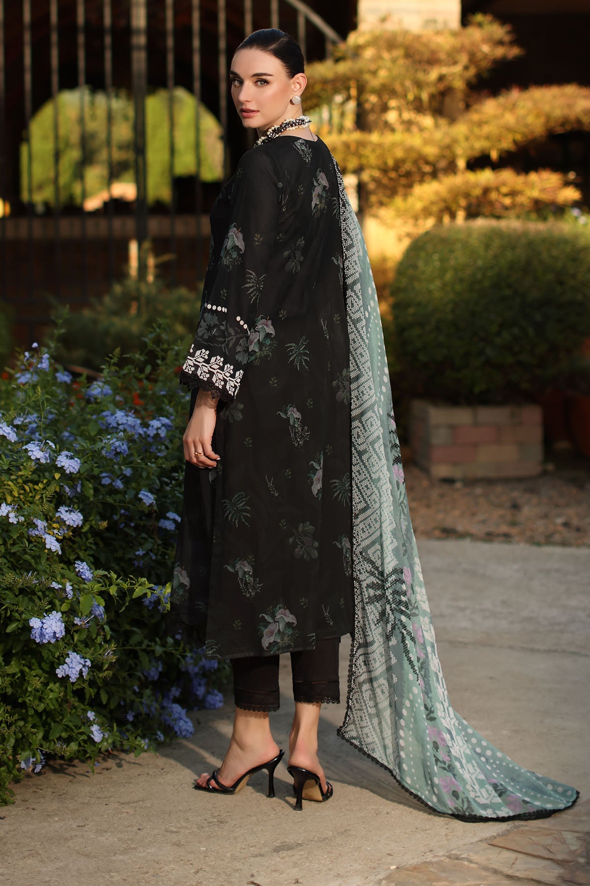 Signature Lawn Prints – SP-198