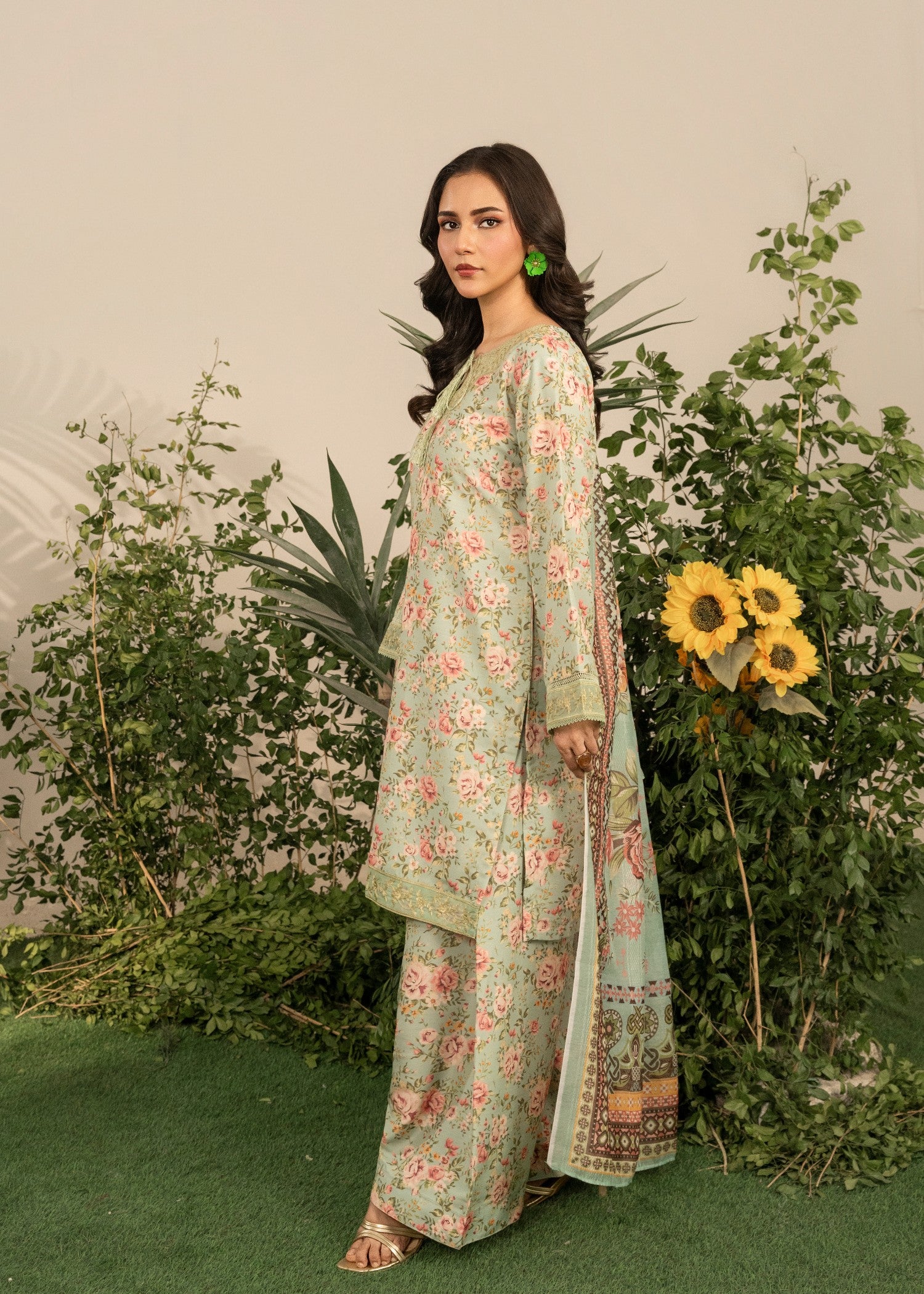 khaddar Kurta Set in Pistachio green, multi