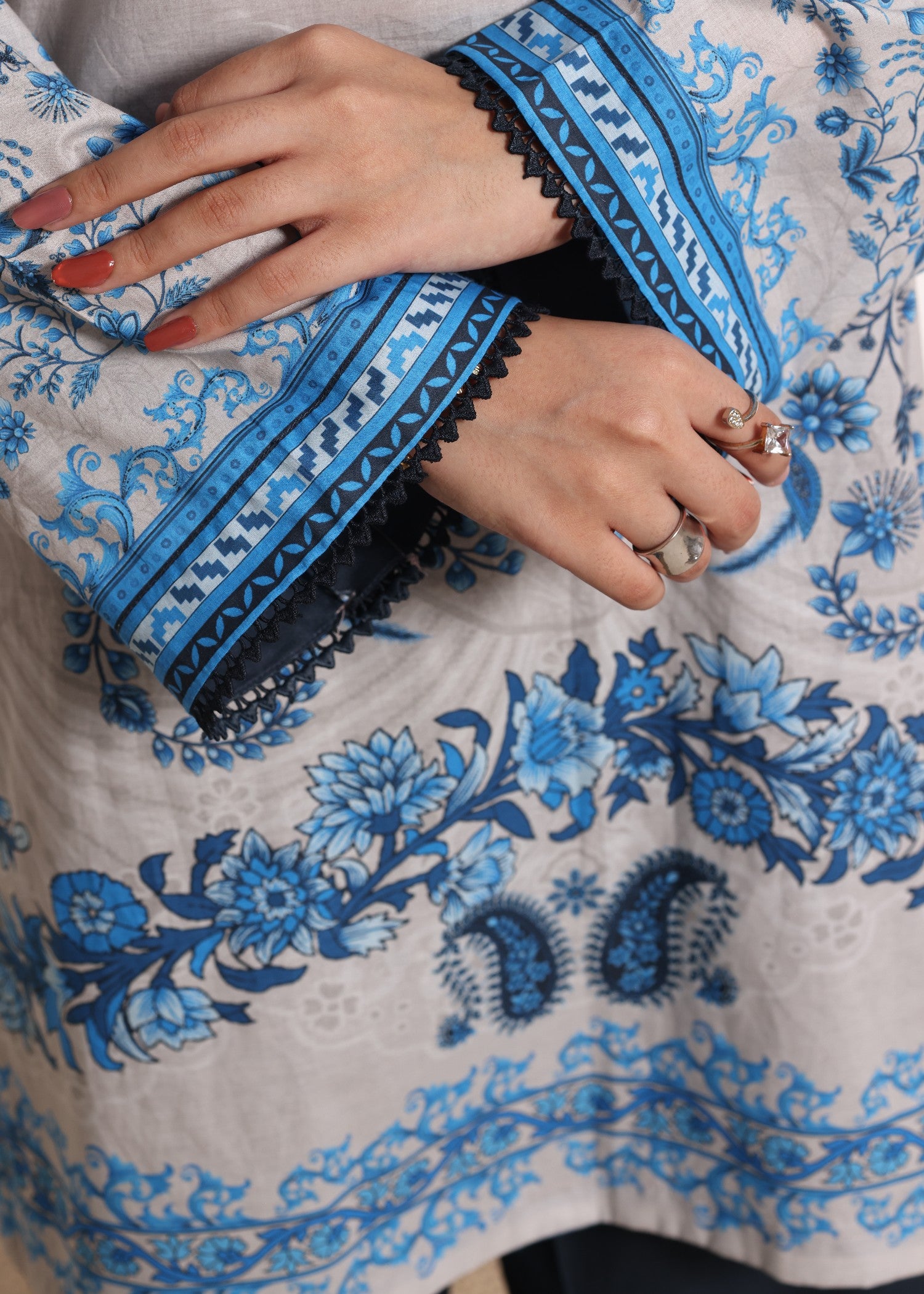 lawn Kurta Set in Light grey