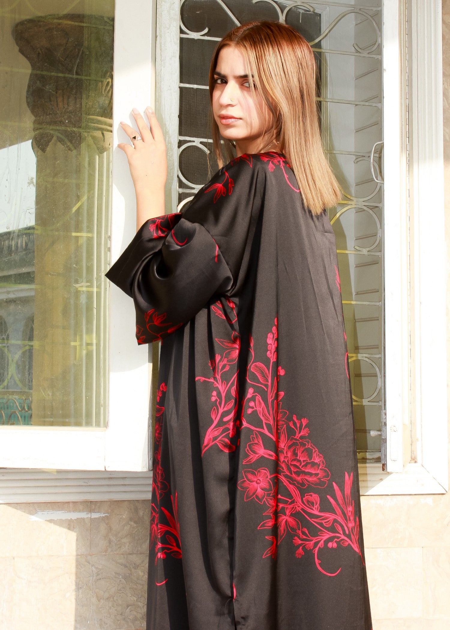 silk Kaftan in Black, red