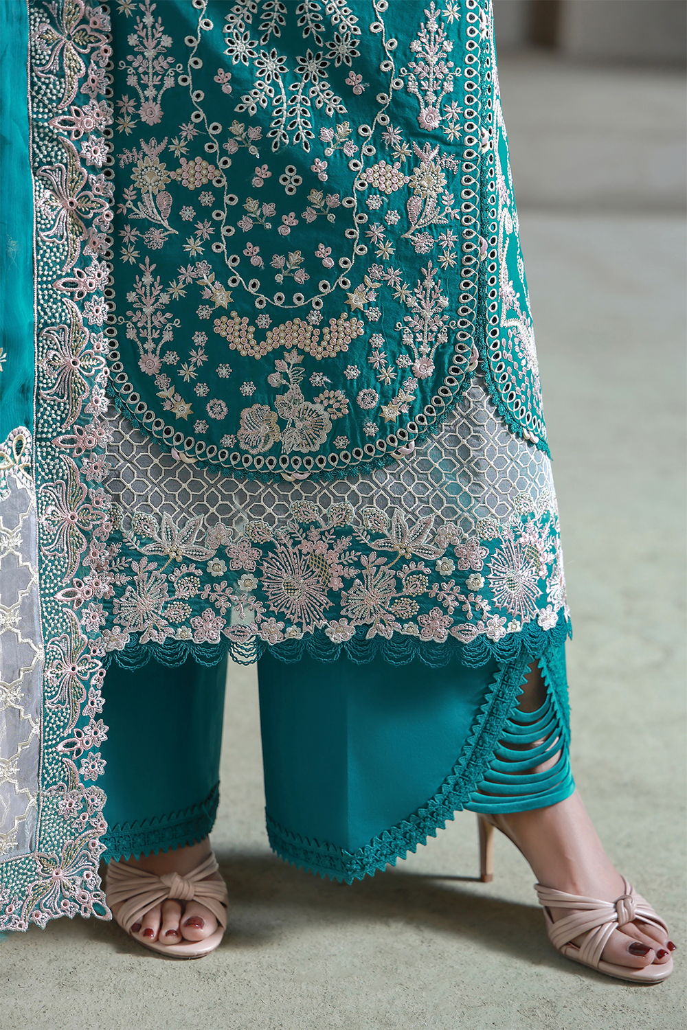 Saagar Festive Luxury Lawn – AYZEL (AL-07)