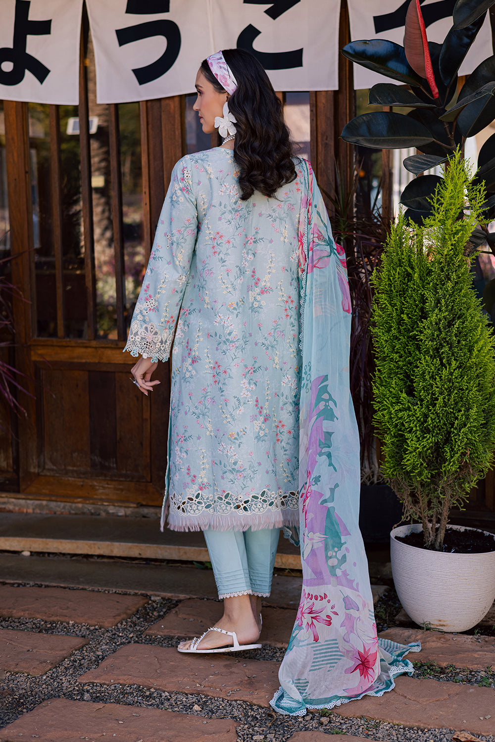 Shezlin Chikankari Eid Edit Lawn – ZARMINAH (AV-01)