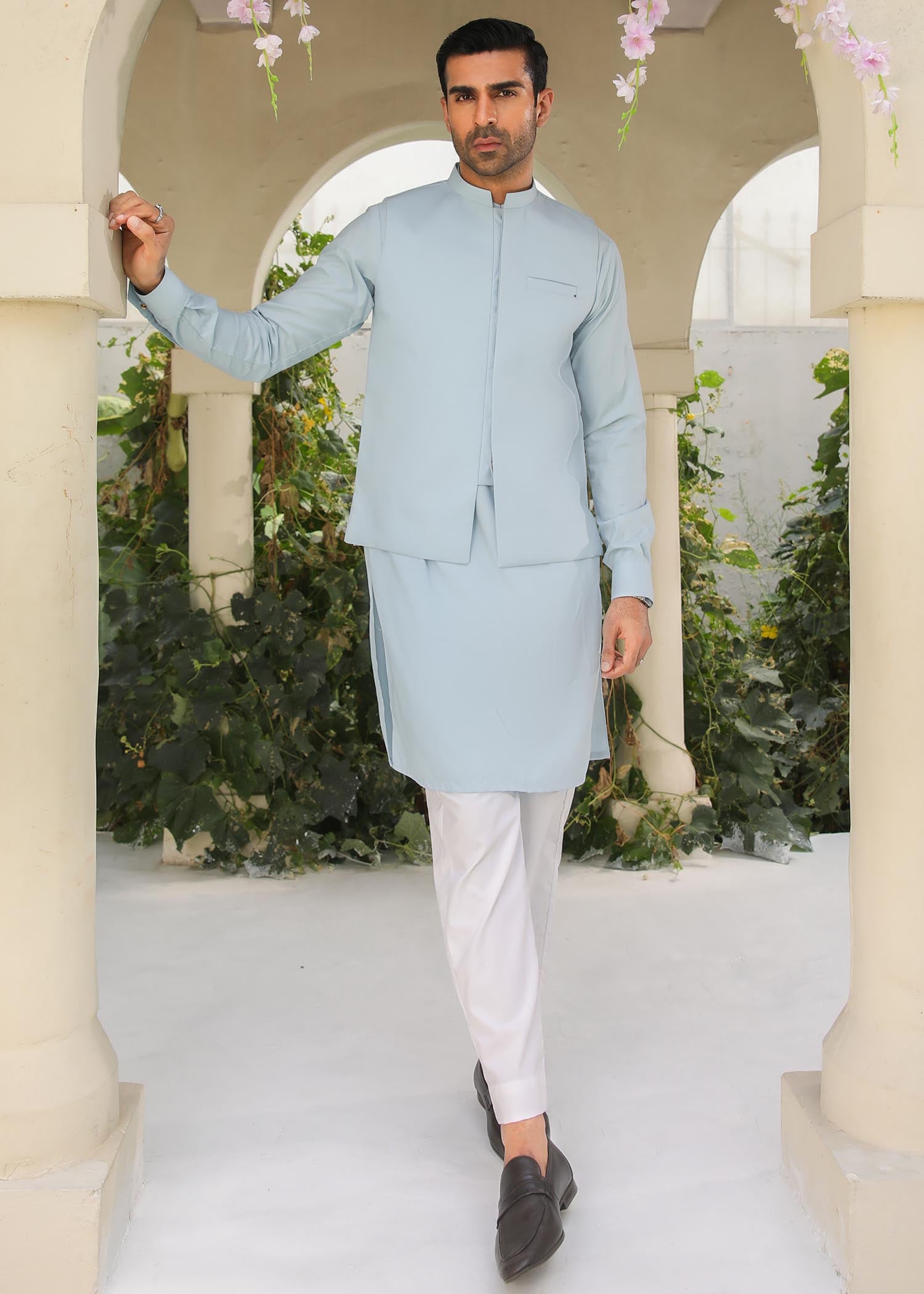 wash & wear Waistcoat in Sky blue
