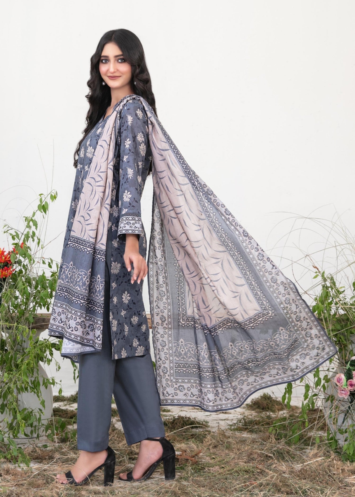 lawn Kurta Set in Smoke grey