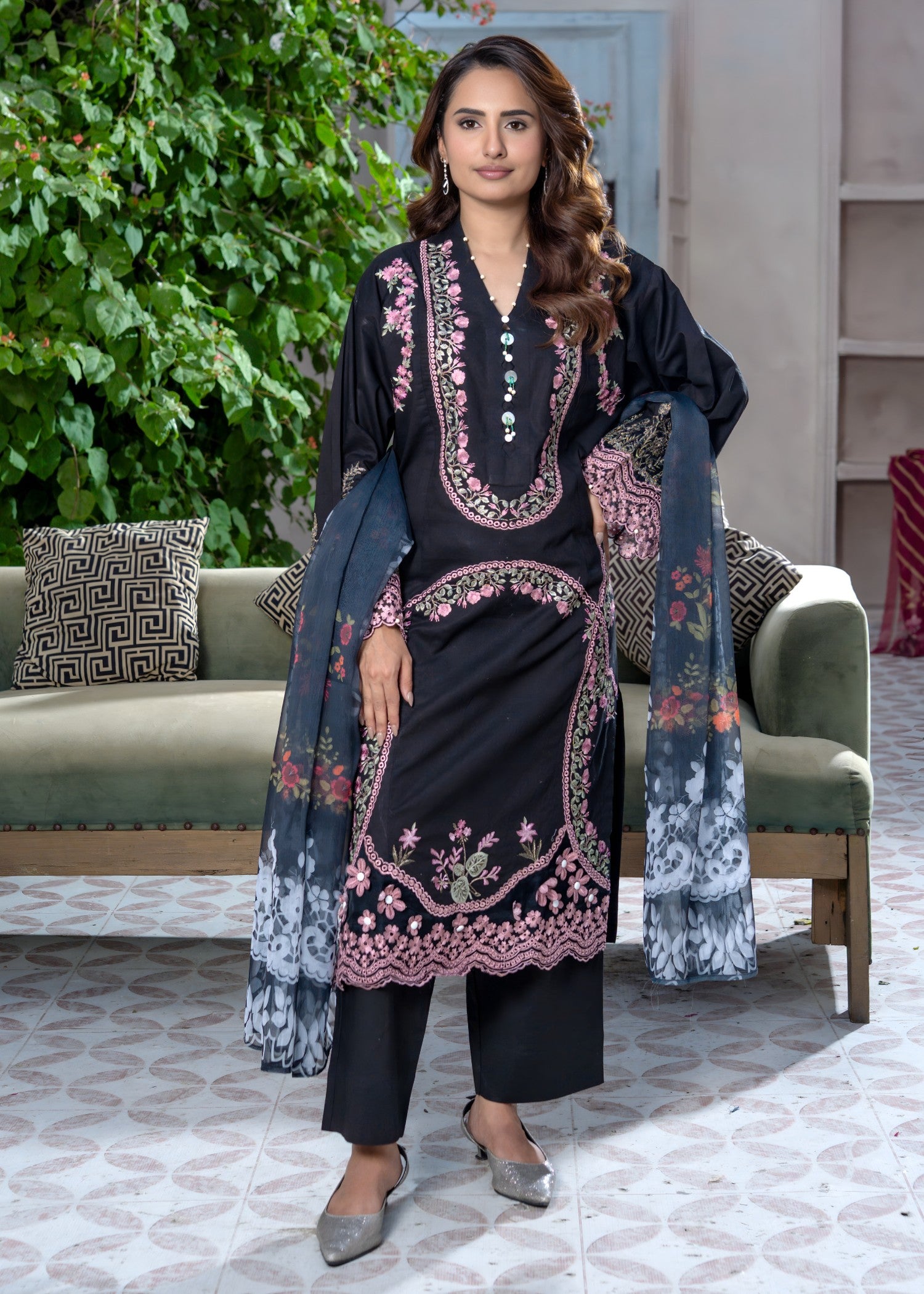 lawn cotton Kurta Set in Jet black