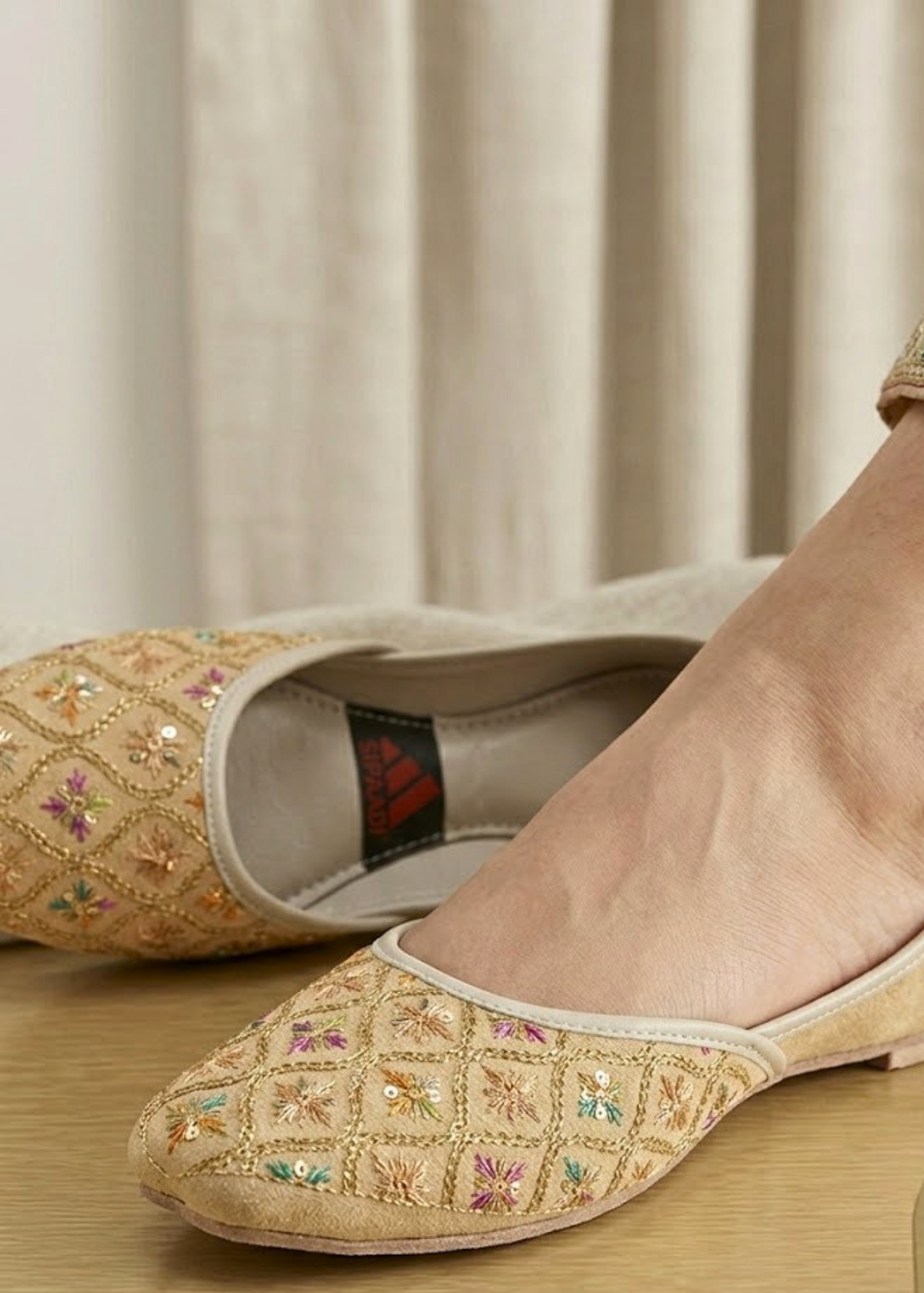 Khussa in Gold by - High Quality Women Khussa SWI3362