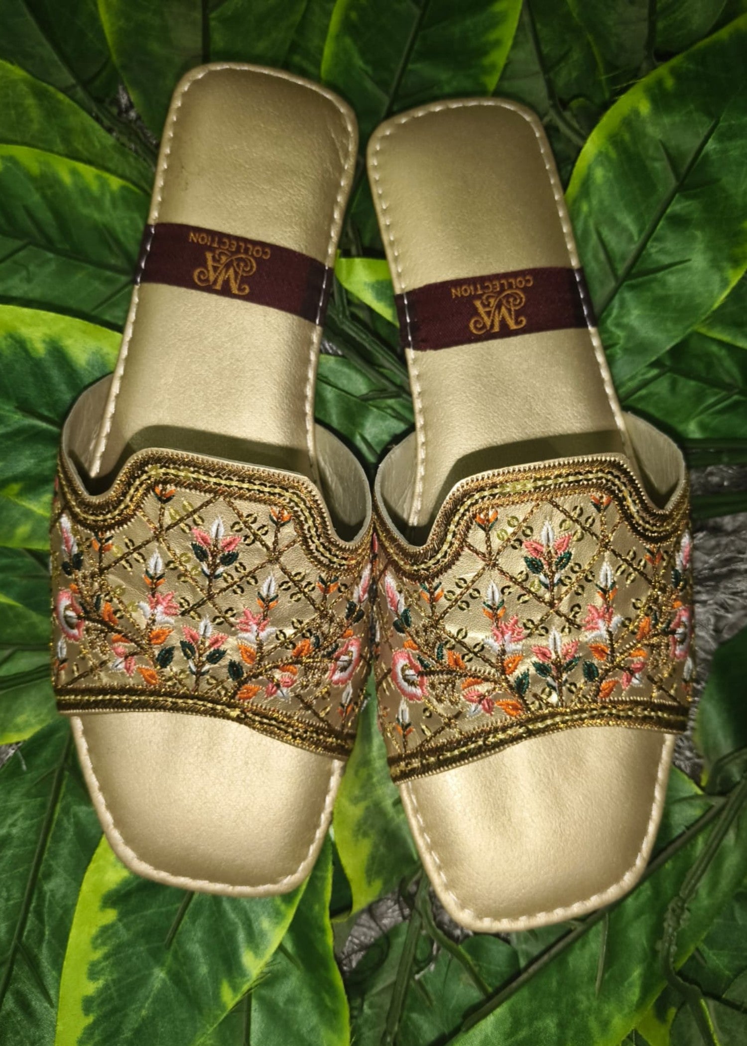 Flats in Gold by - High Quality Women Flats TZH5255