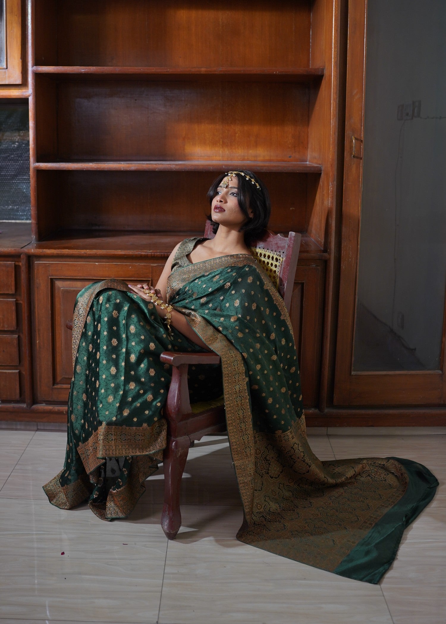 banarsi silk Saree in Dark green