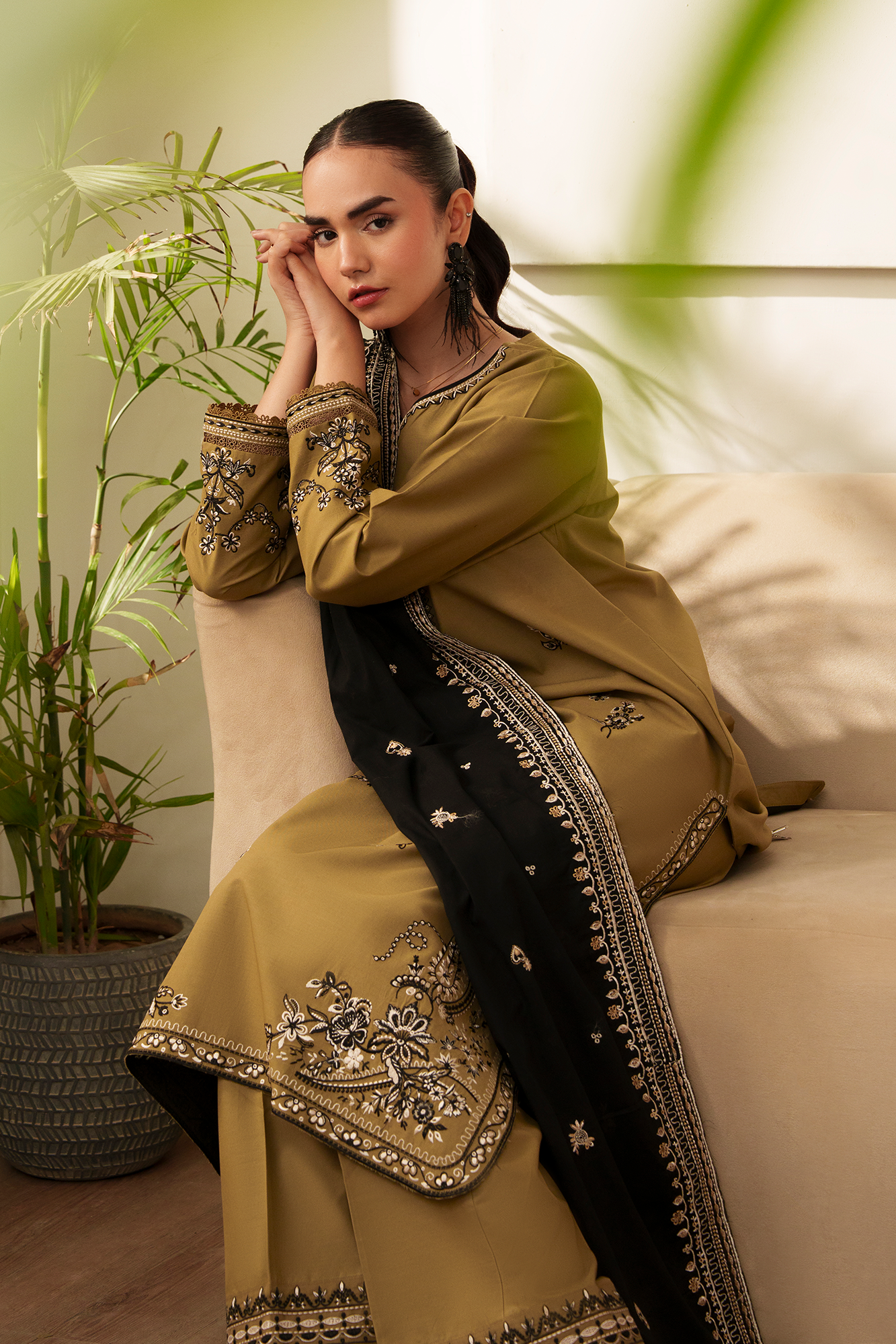 Pret Eid Edit RTW – Ayla