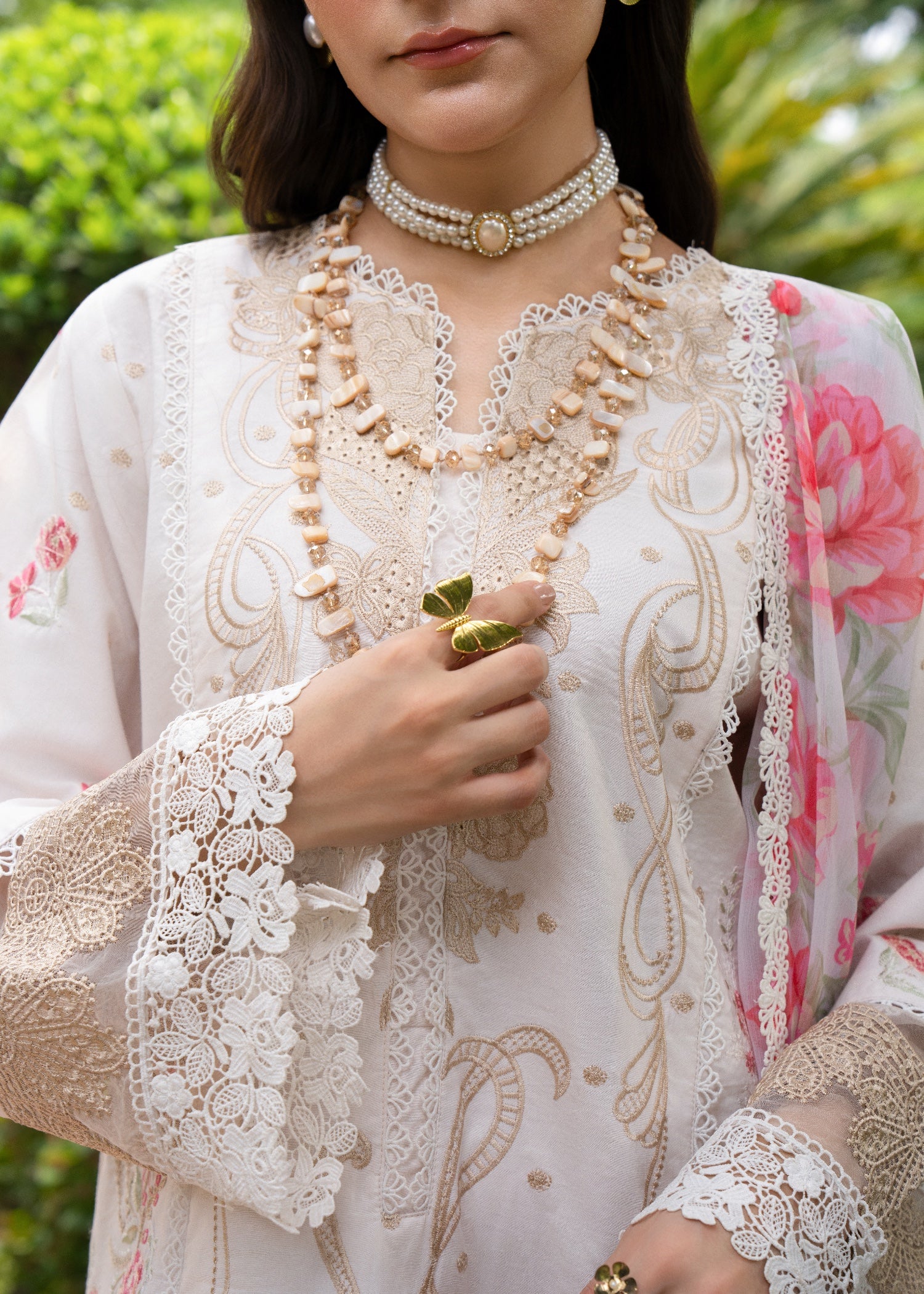 lawn Kurta Set in Floral white