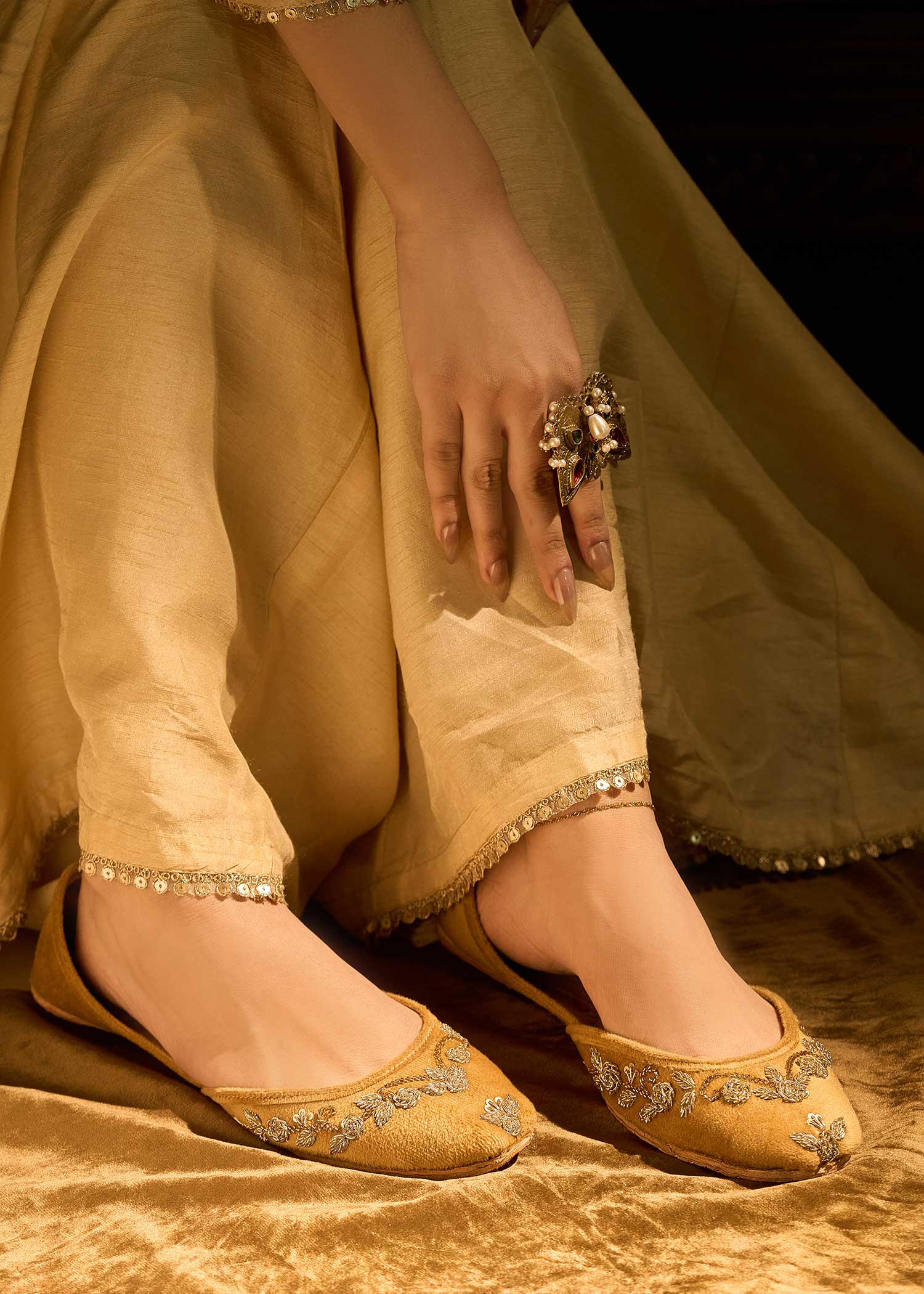 Khussa in Tan brown by - High Quality Women Khussa VKW0269