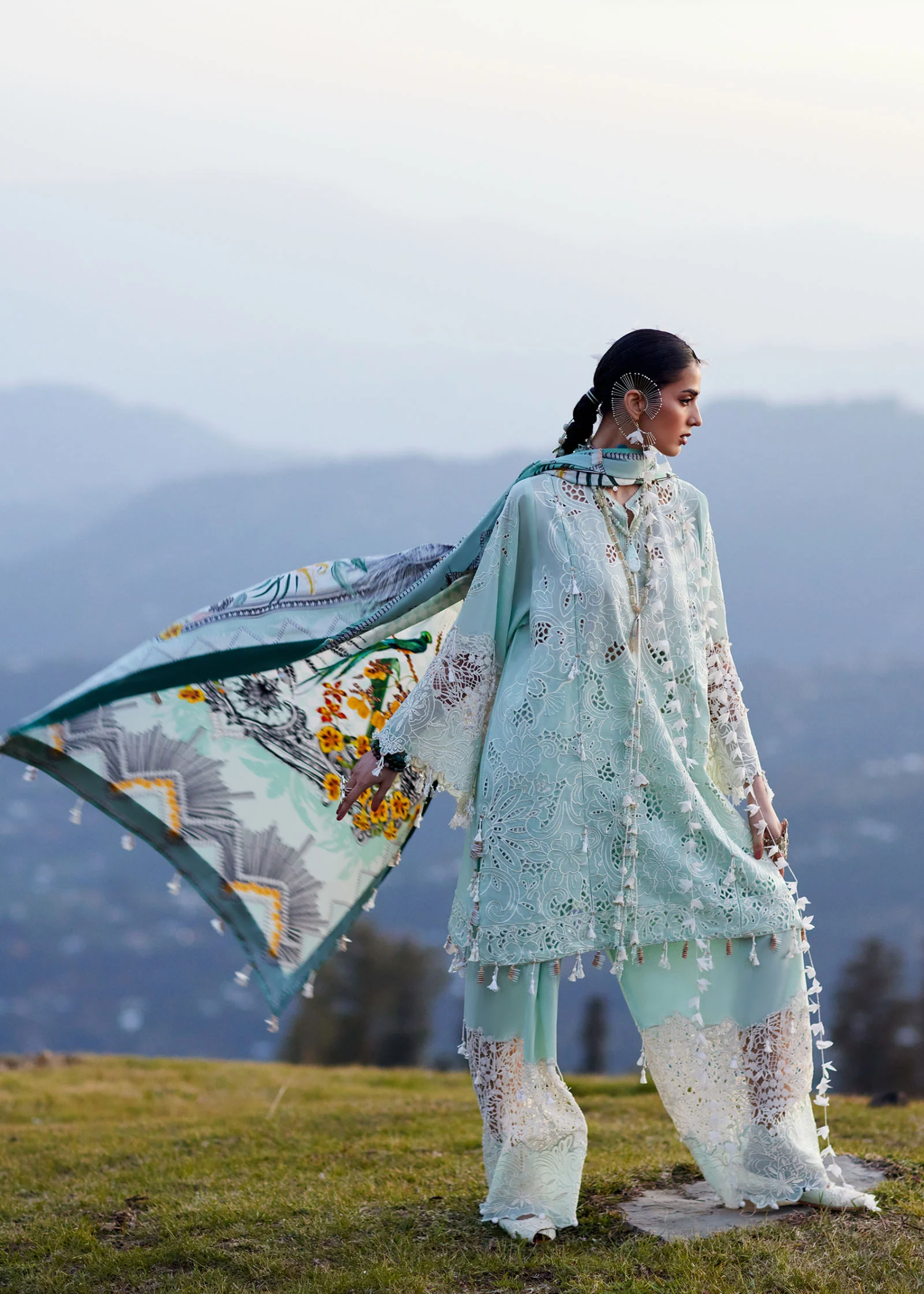 slub lawn Unstitched in Ice blue