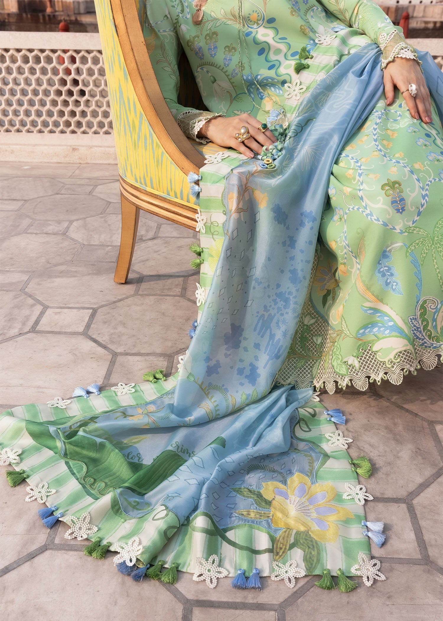 Flow Luxury Lawn – OUT OF MANY HEARTS-D6B