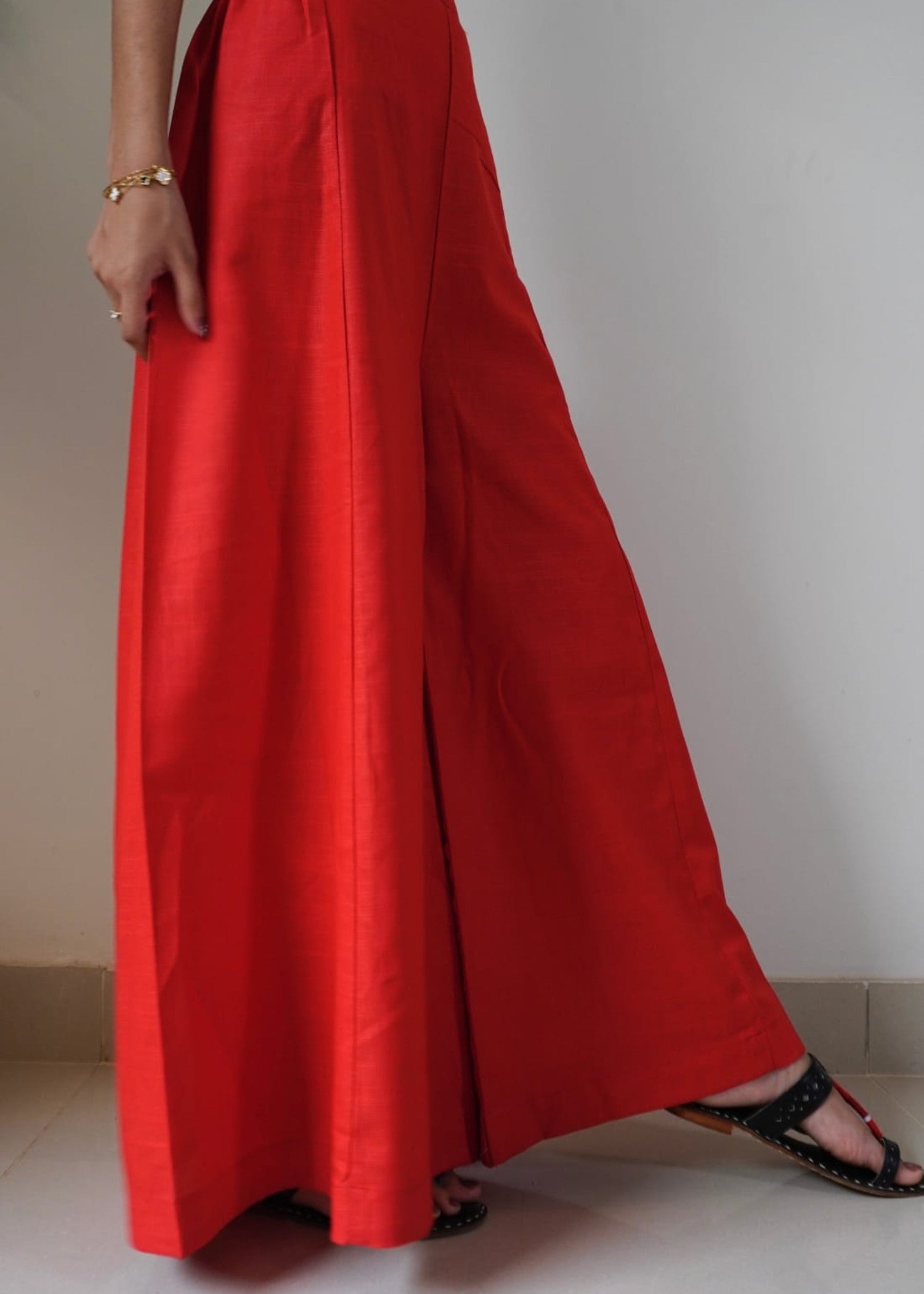 khaddar Trousers in Red