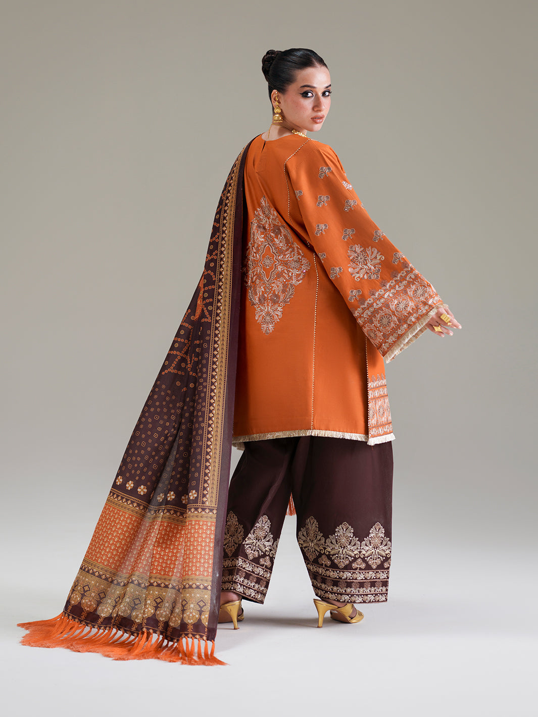 Amour Luxury Lawn – 183-A