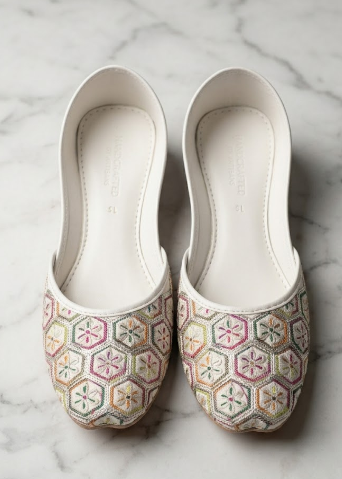 Khussa in Off-white by - High Quality Women Khussa ENM3847