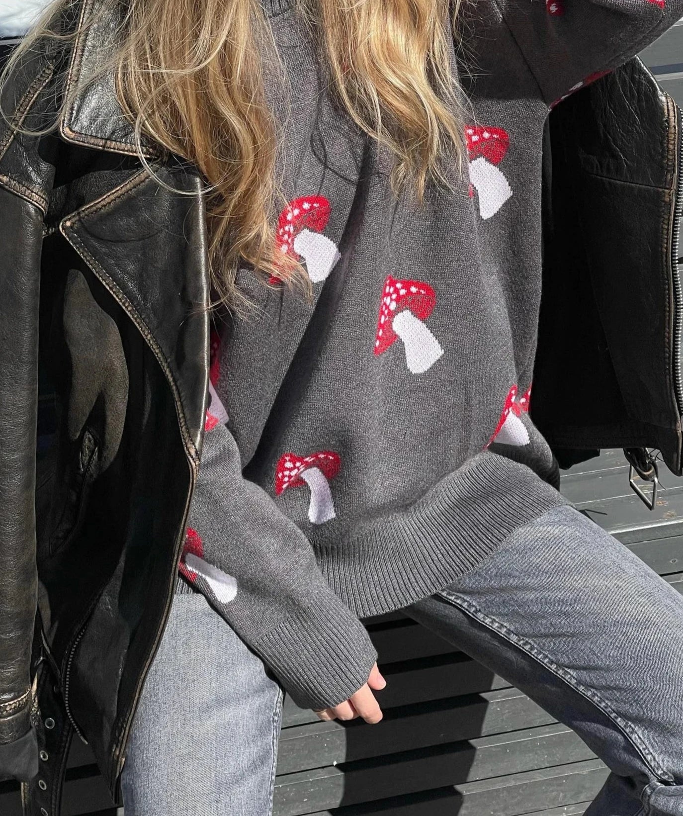 SNEZHA SWEATER