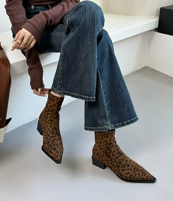 JANET BOOTS