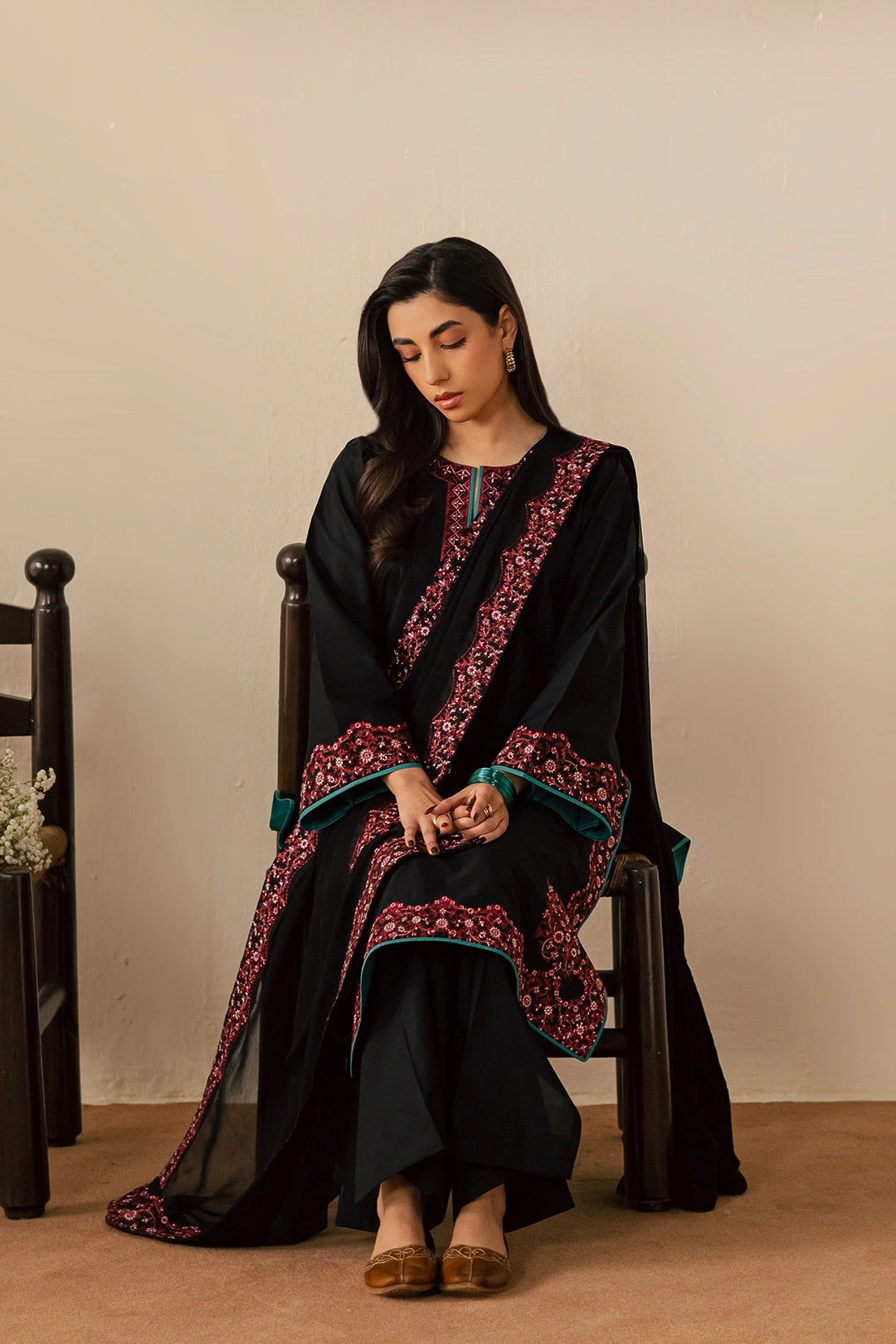 lawn cotton Kurta Set in Charcoal black