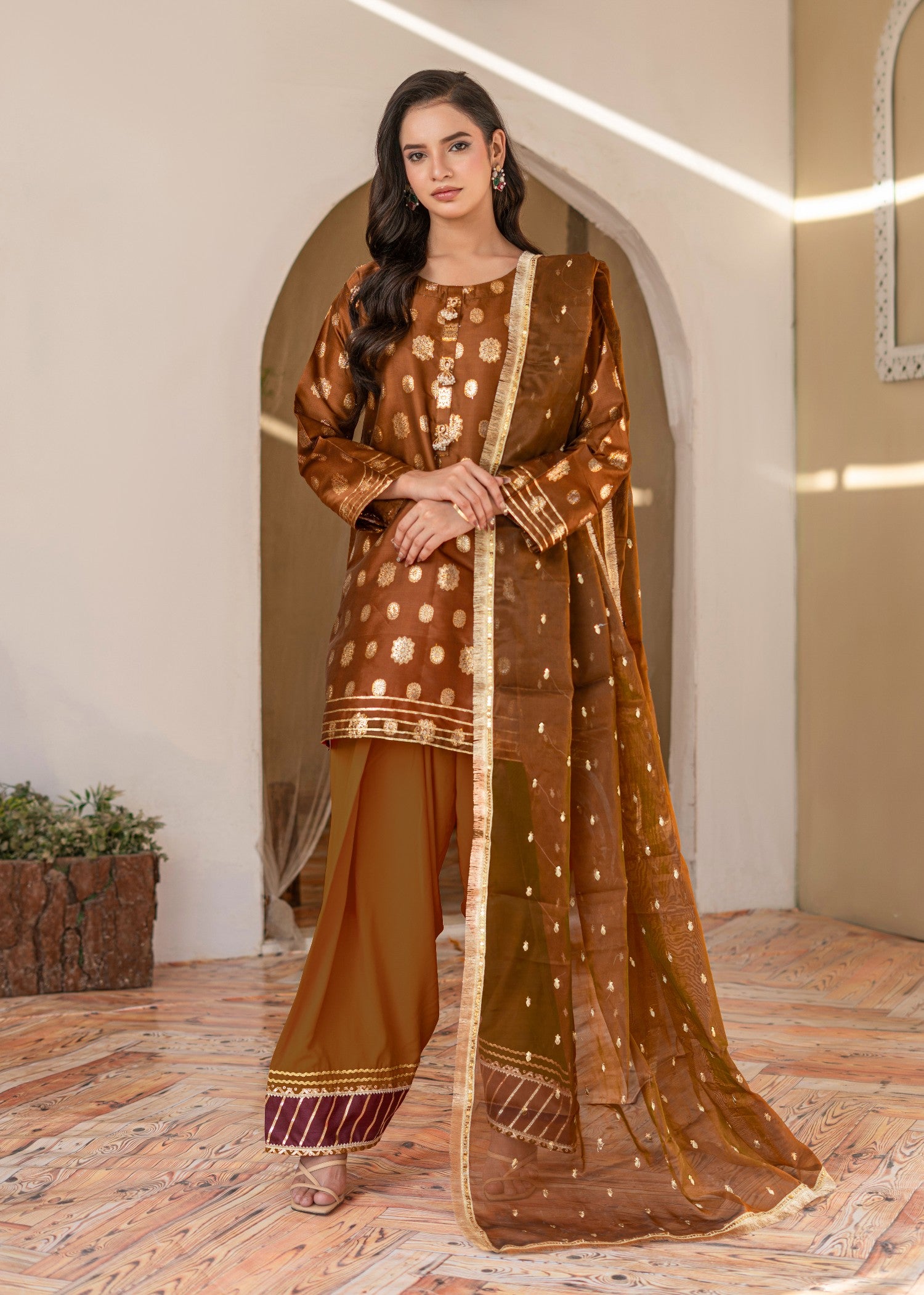banarasi Kurta Set in Walnut brown
