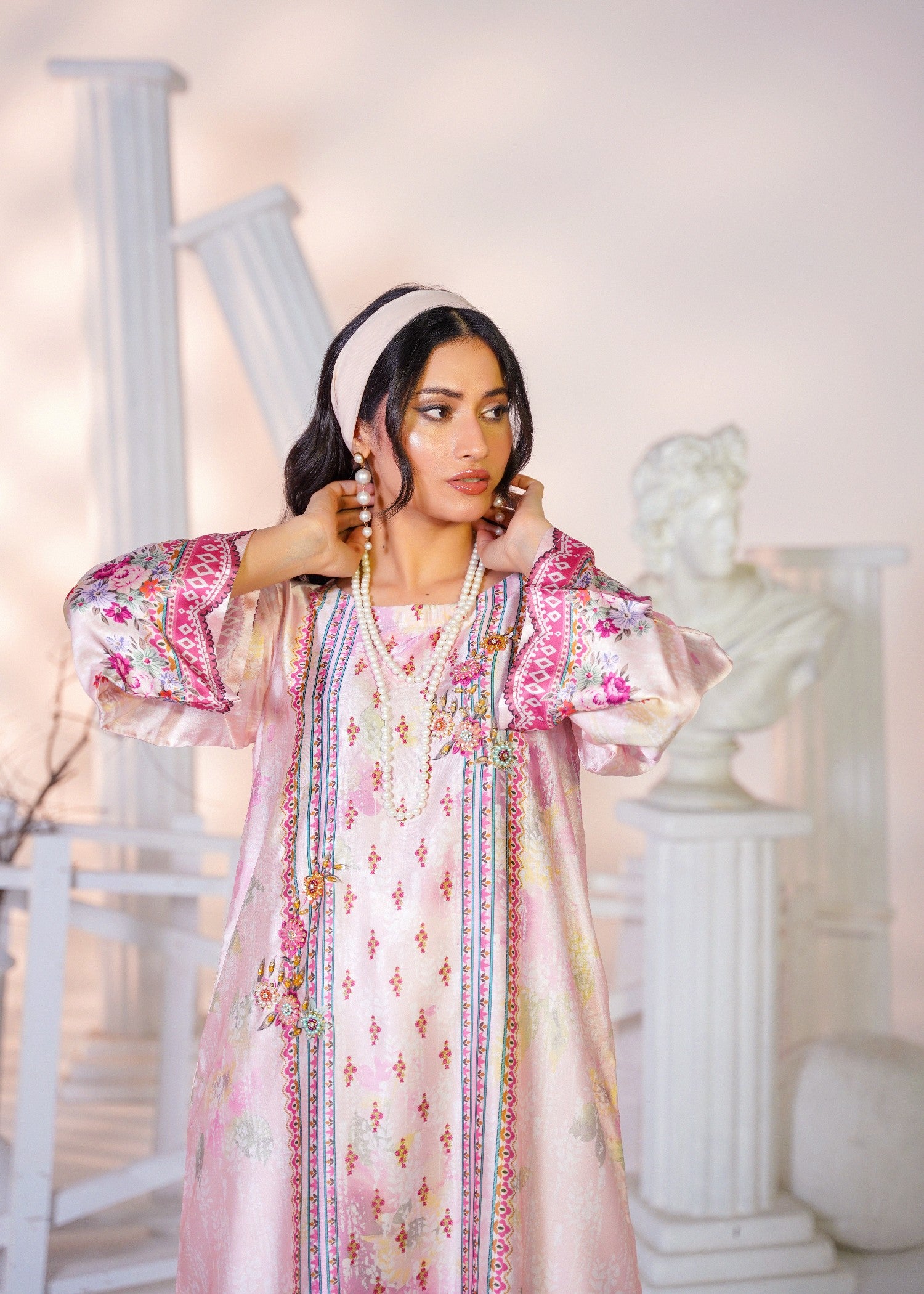 charmuse/shamooz Kaftan in Pastel pink