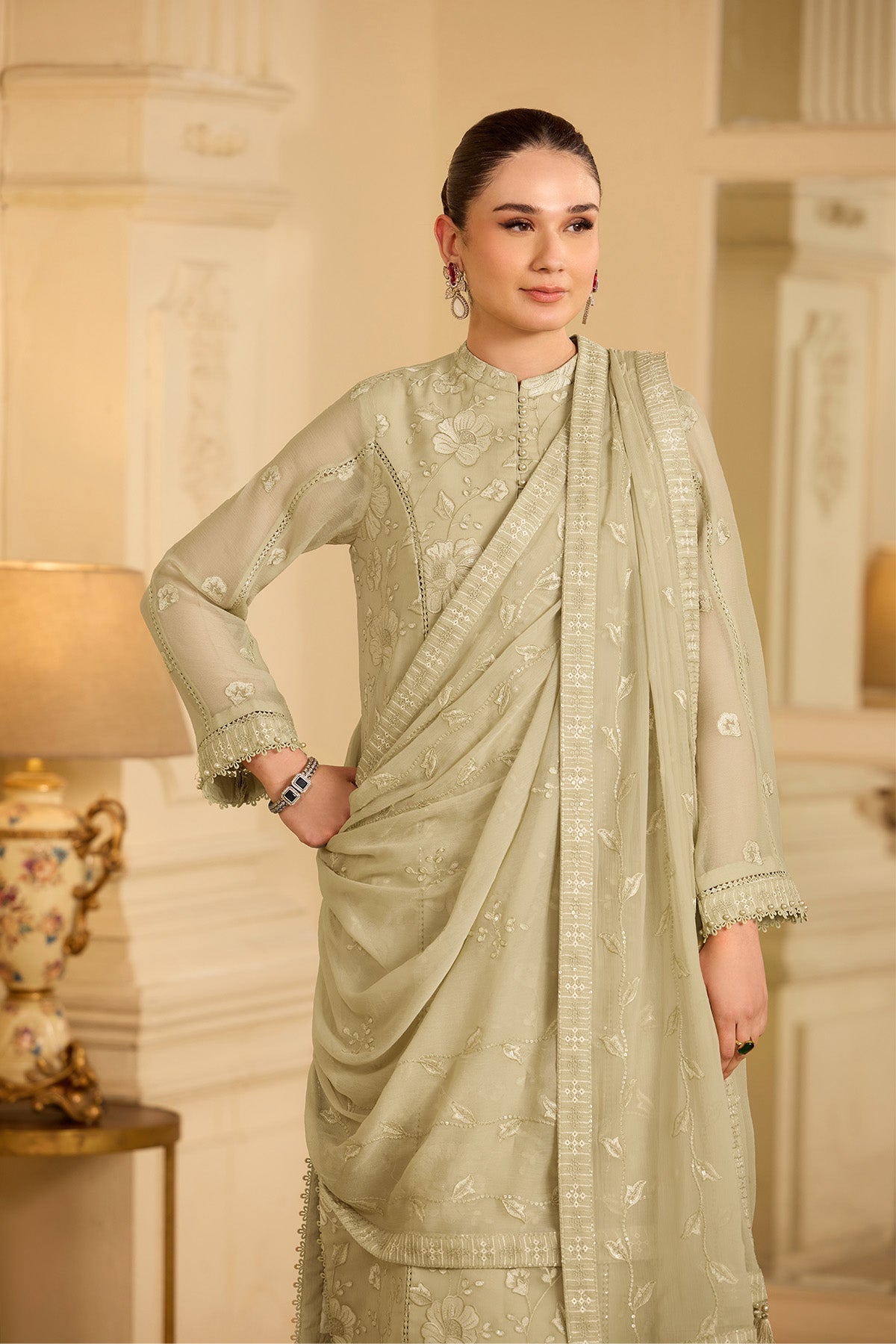 Luxury Festive Formals – 2250-Spade