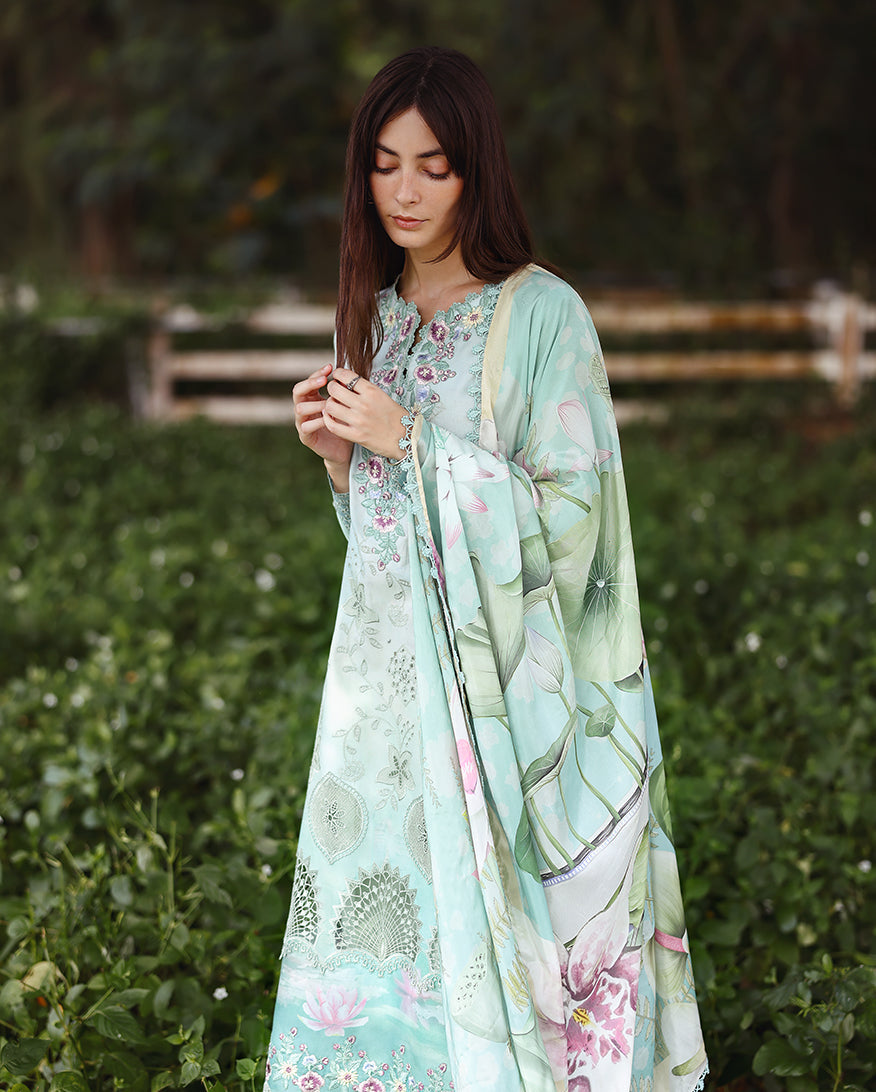 Solace Ombre Chikankari Lawn – Tranquil Muse