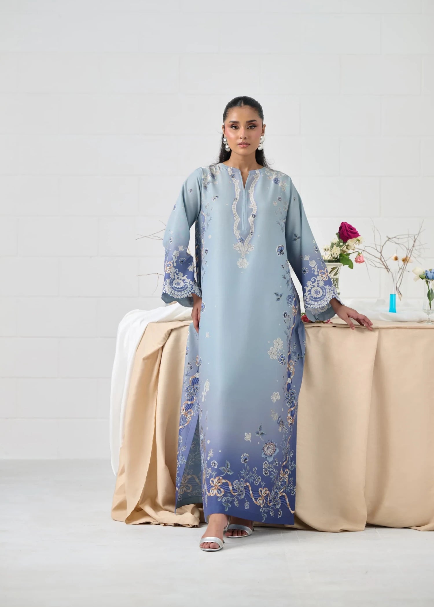 raw silk Kaftan in Cool grey