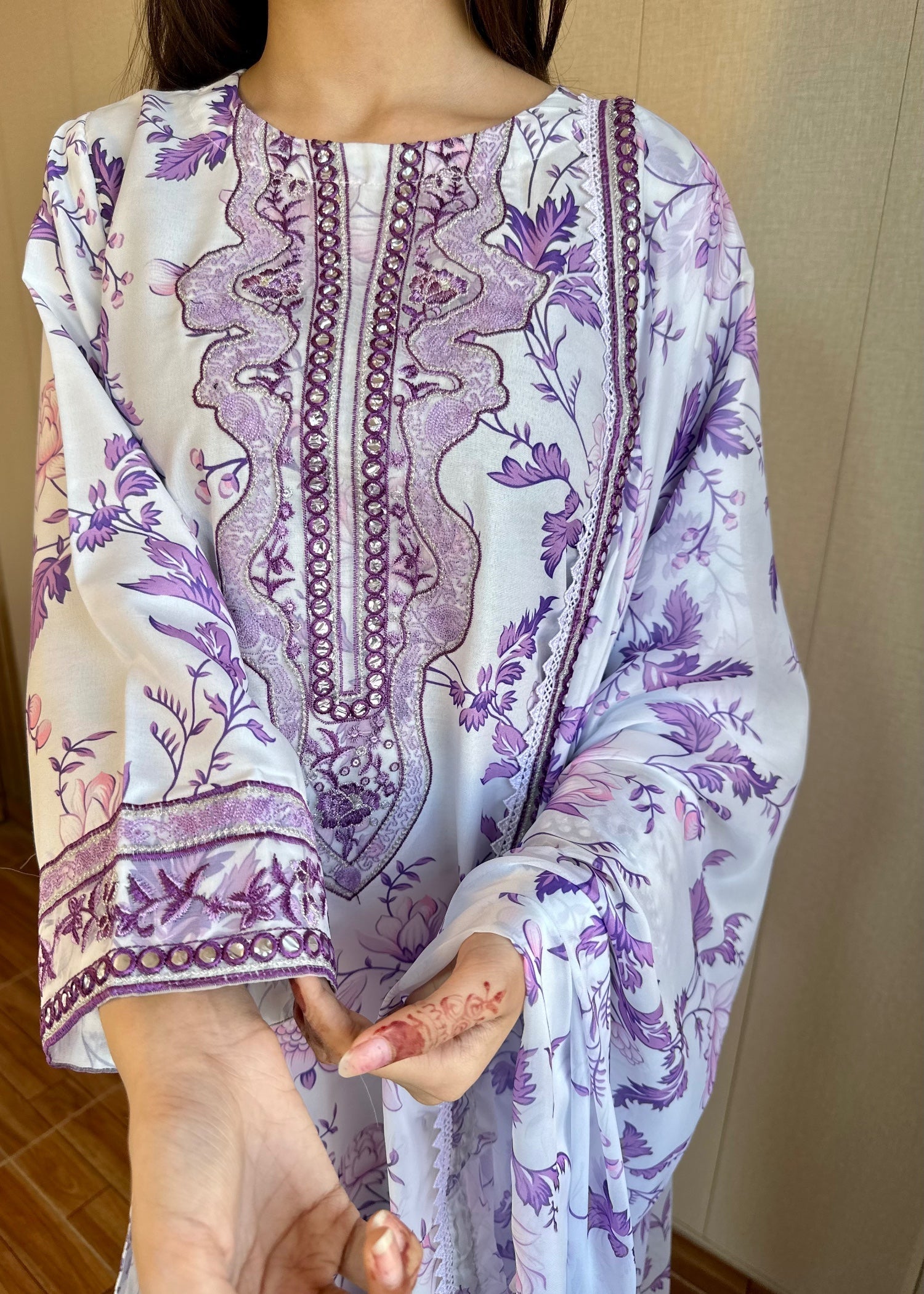 swiss lawn Kurta Set in White