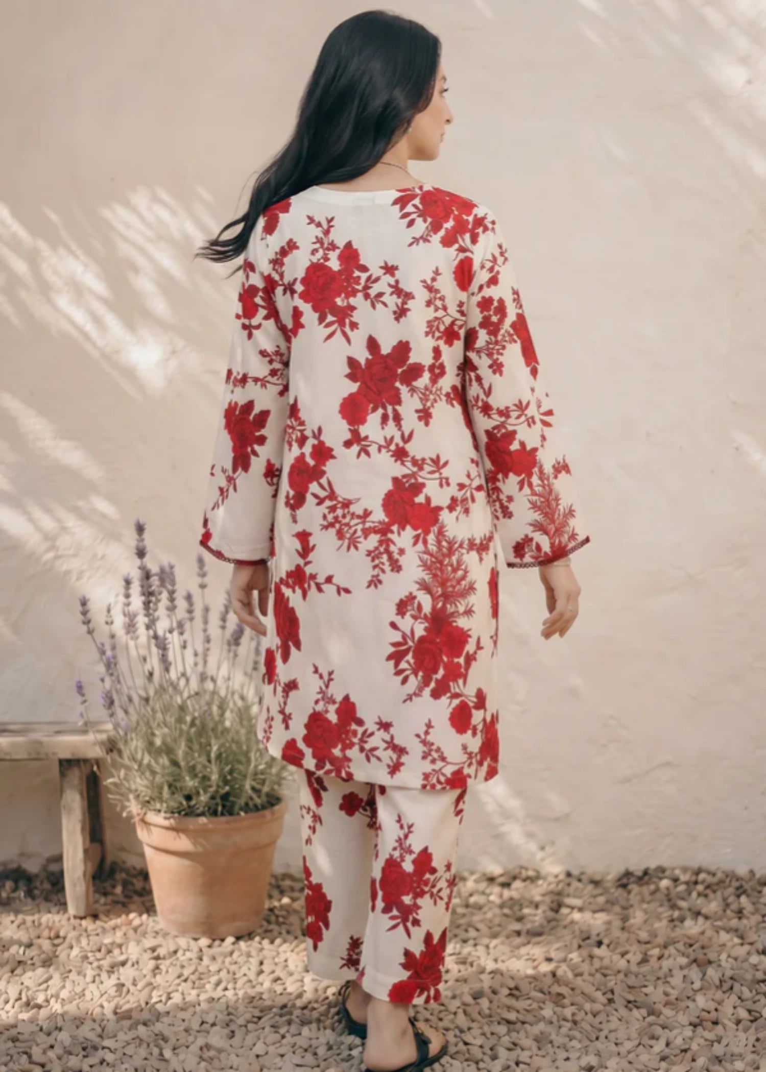 lawn Kurta Set in Off-white, red