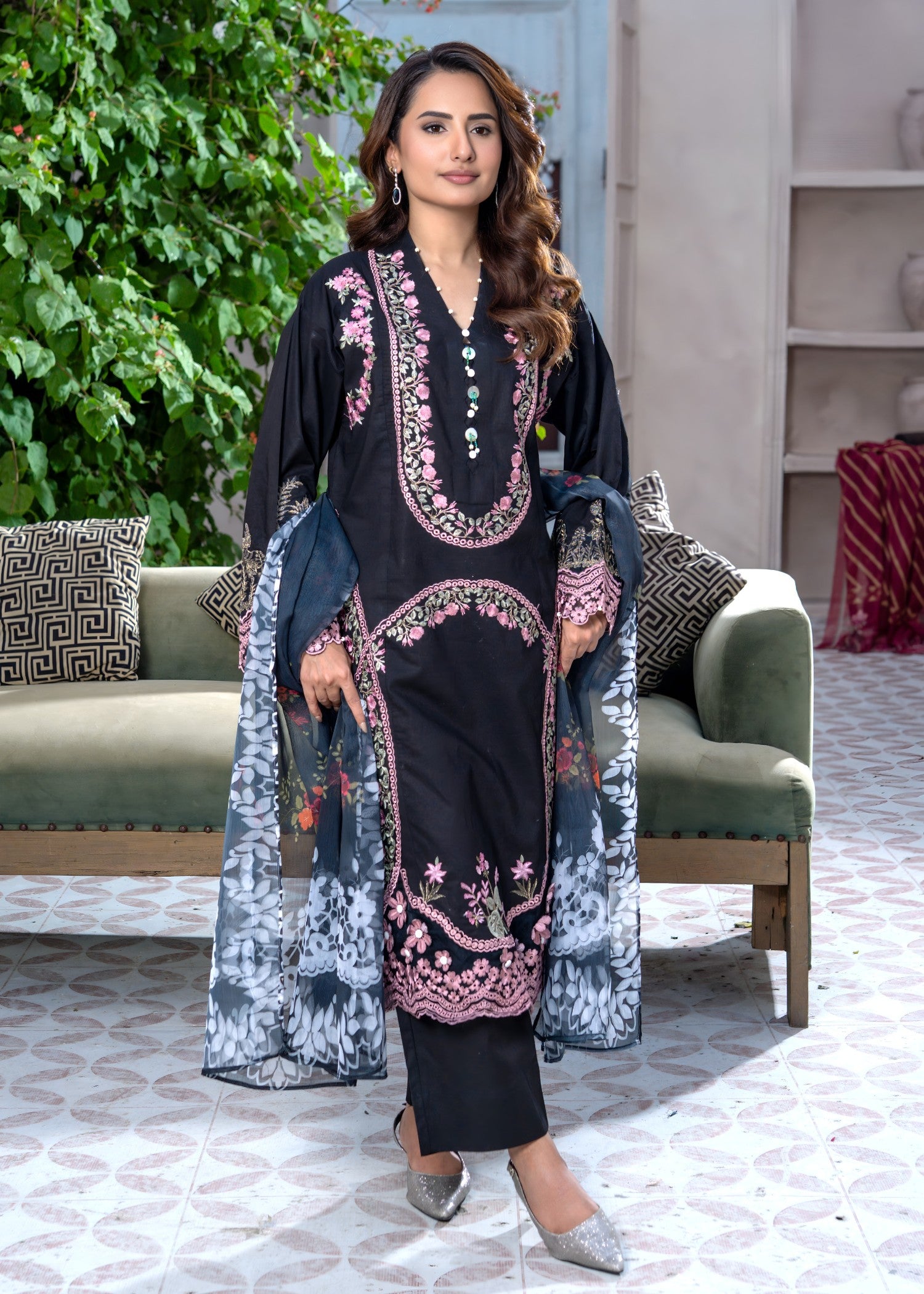 lawn cotton Kurta Set in Jet black