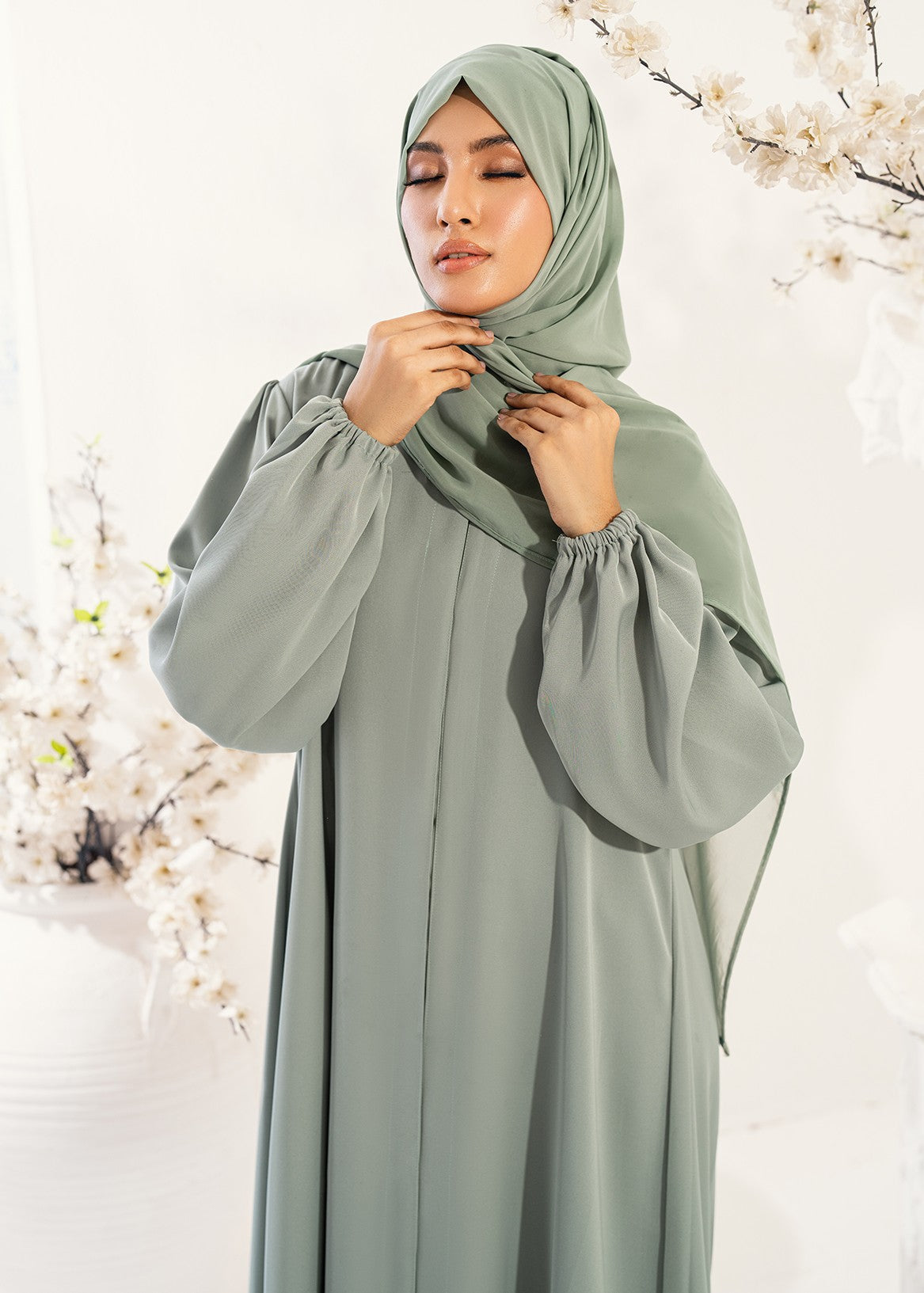 nidha Abaya in Green