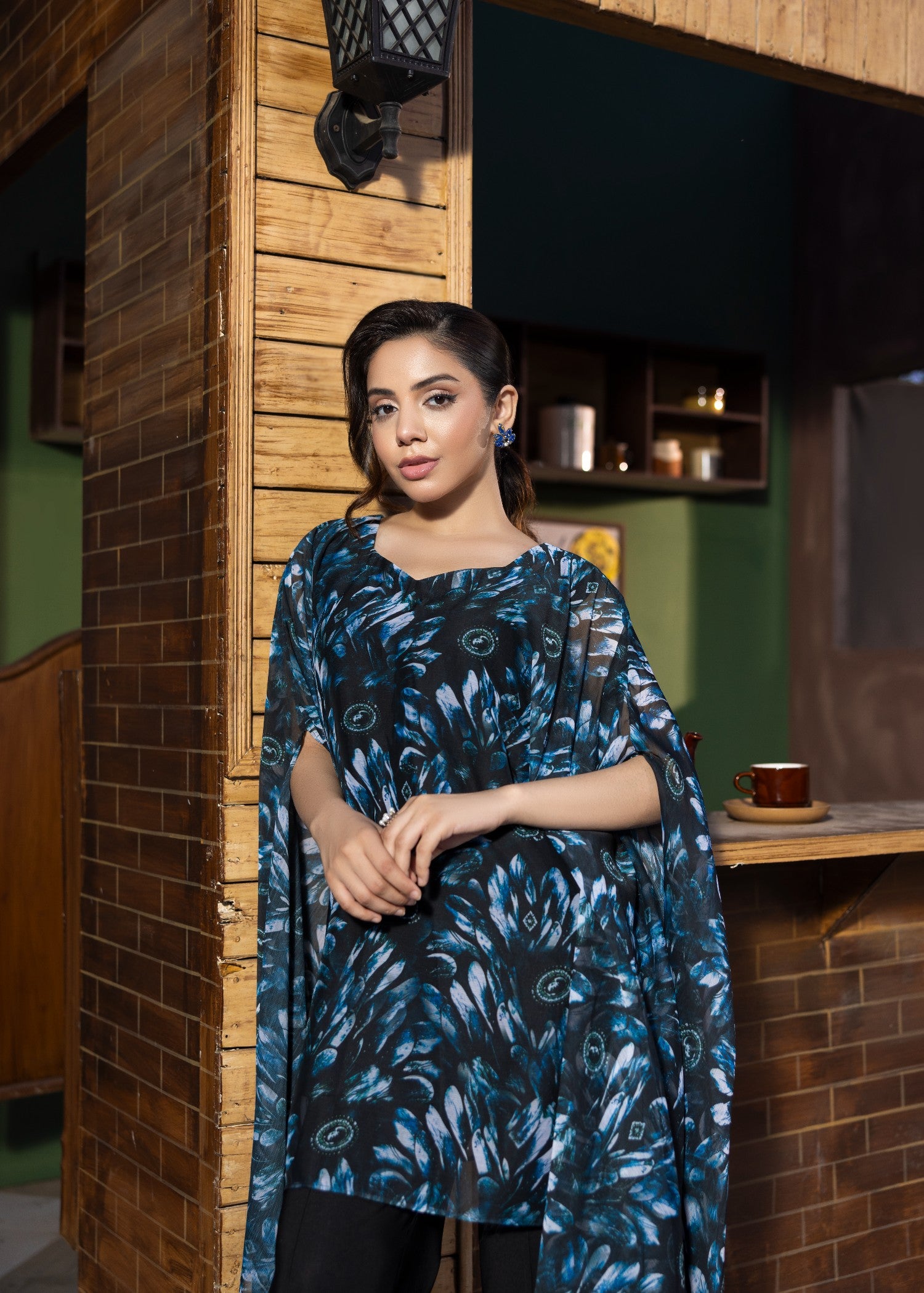 chiffon Kaftan in Black, dark blue
