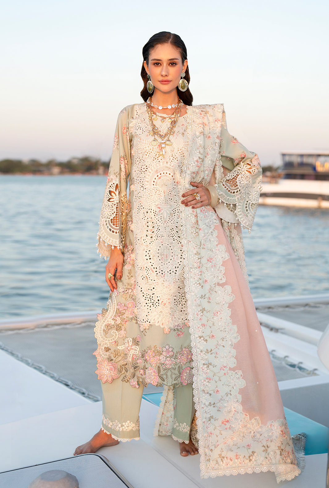 AJR Evara Luxury Lawn – Fyna