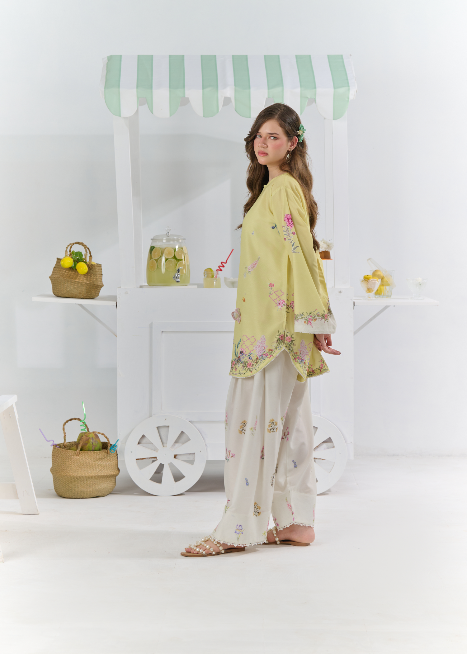 raw silk Kurta Set in Yellow, off-white