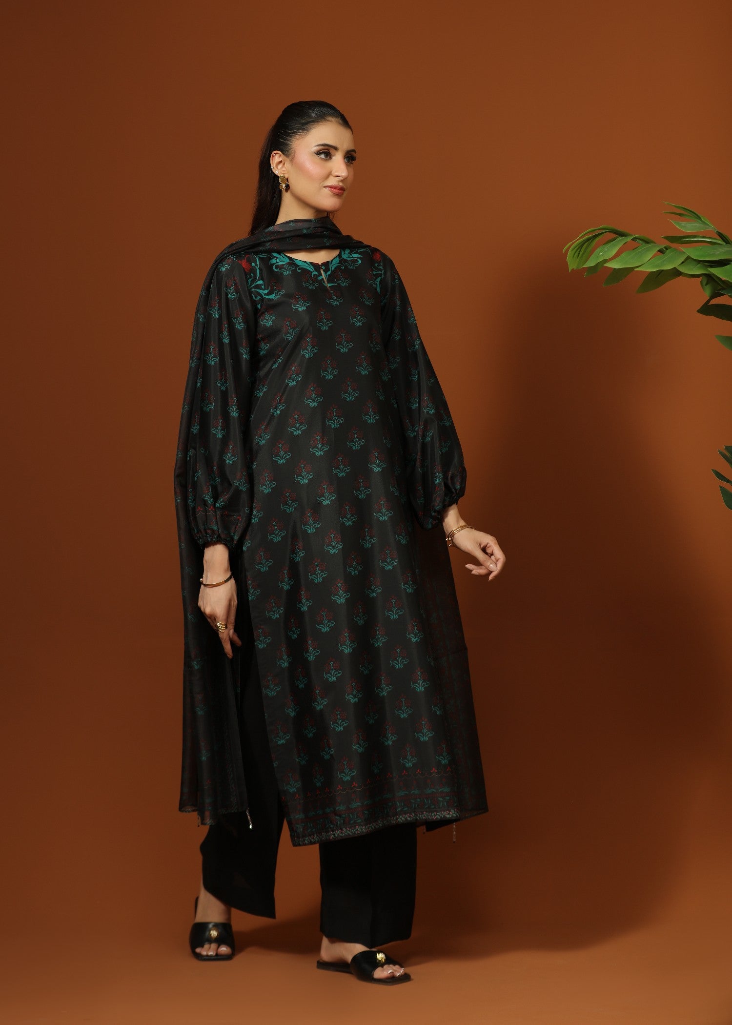 crepe silk Kurta Set in Black