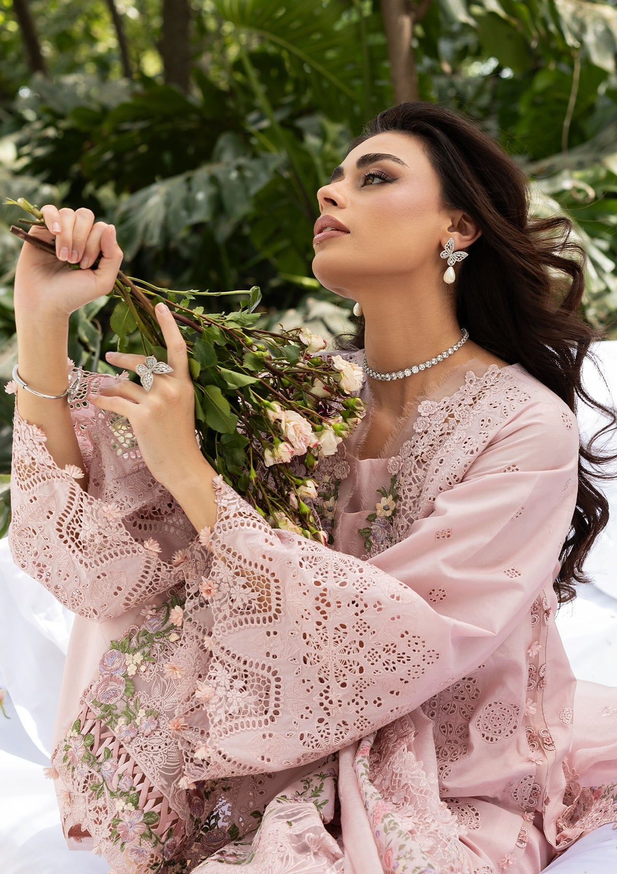 Luxury Lawn – ELQ-1b Love Escape