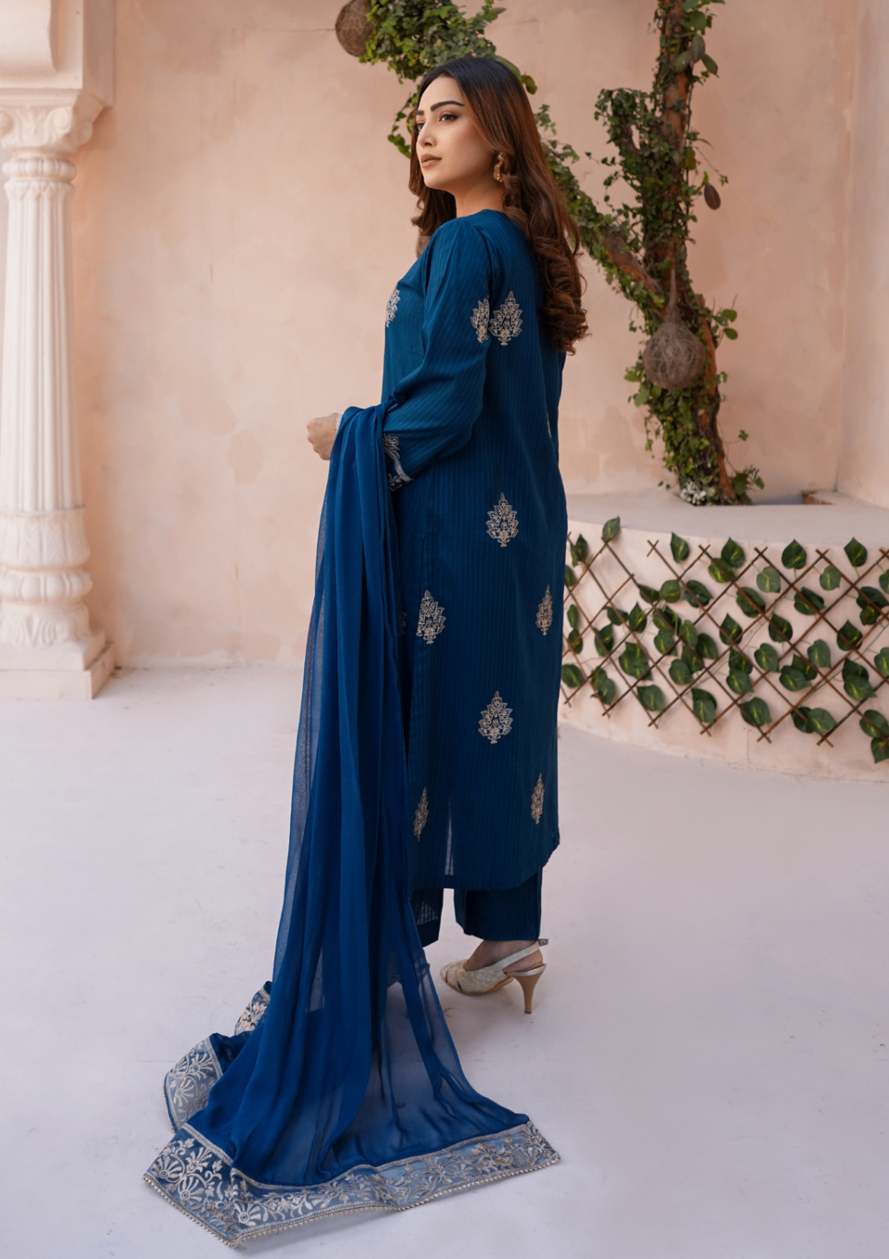 textured lawn Kurta Set in Teal