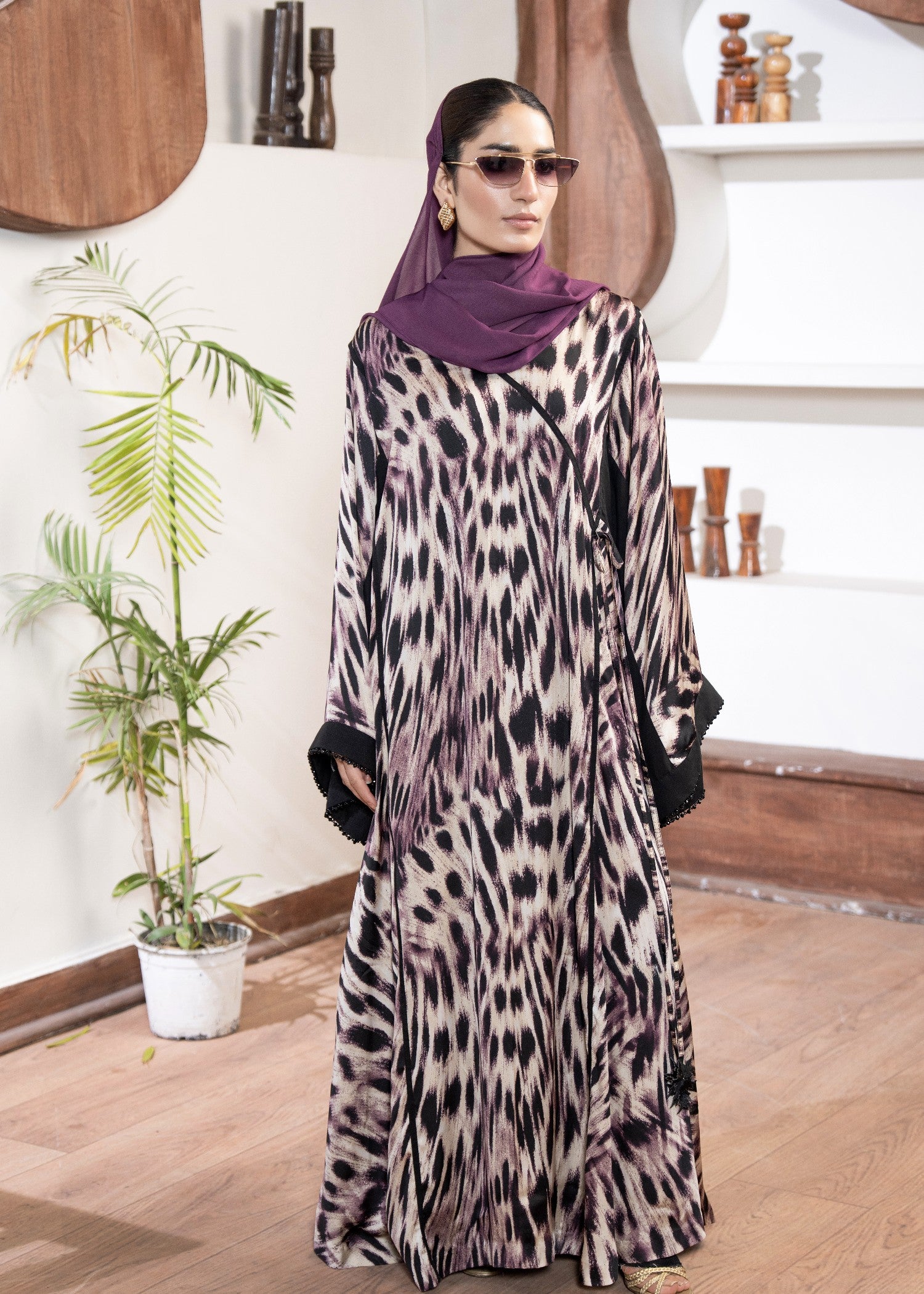 silk Abaya in Black, off-white, plum purple