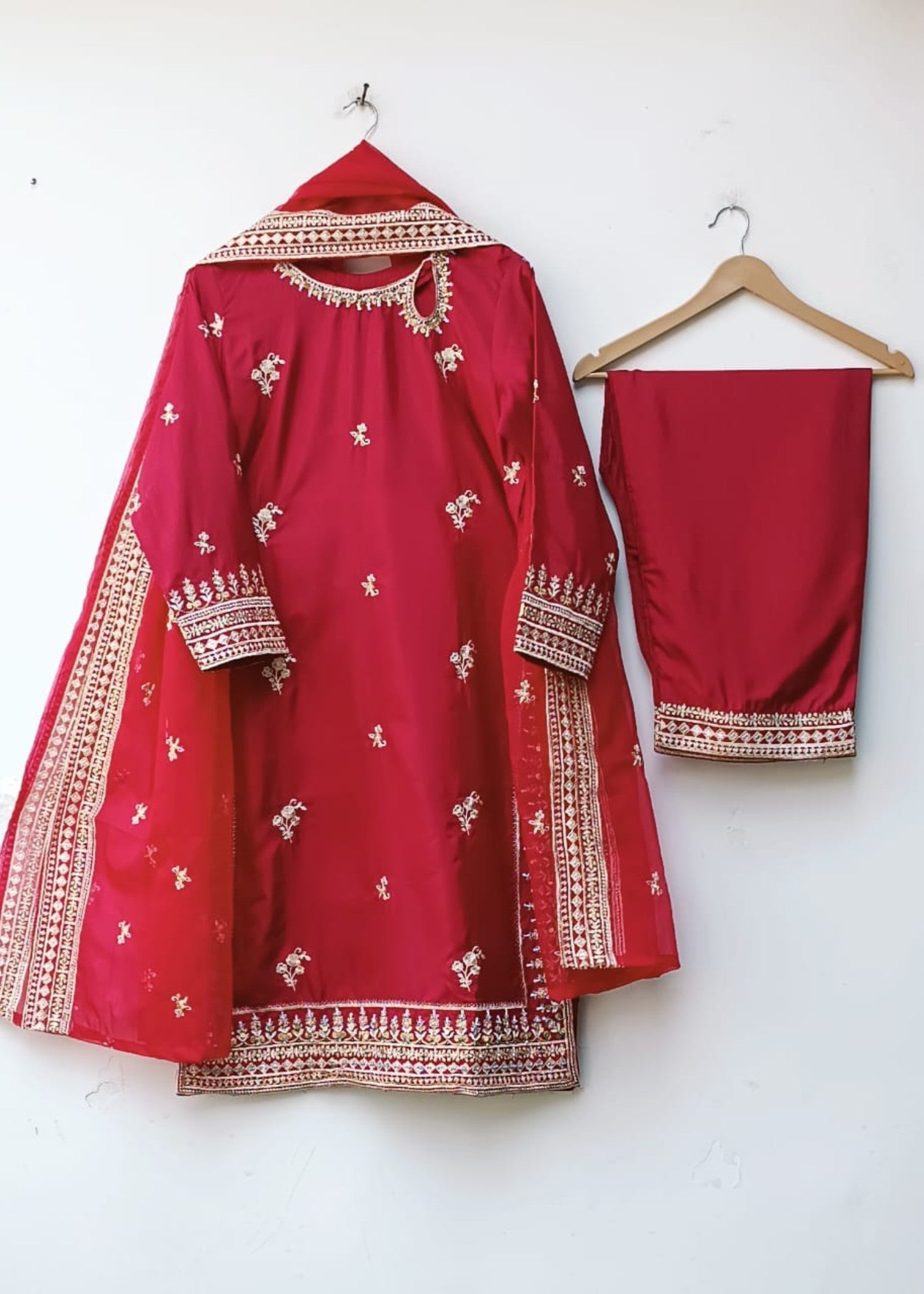 poly silk Kurta Set in Amaranth