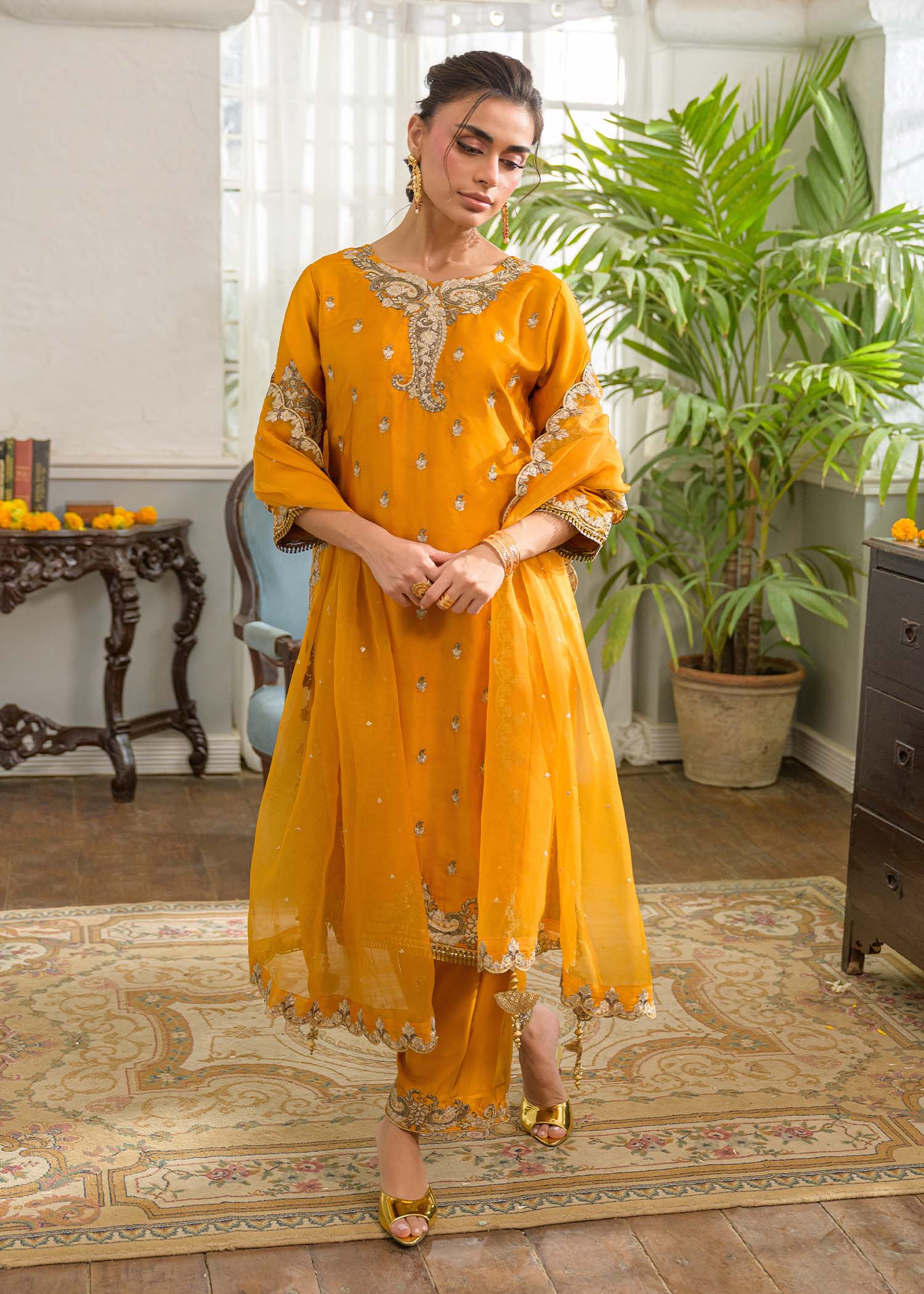 charmuse/shamooz Kurta Set in Mustard