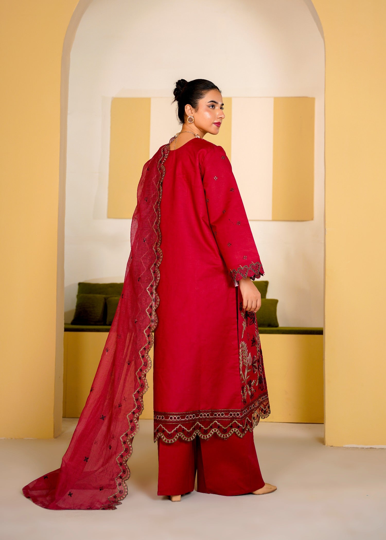 slub lawn Unstitched in Crimson